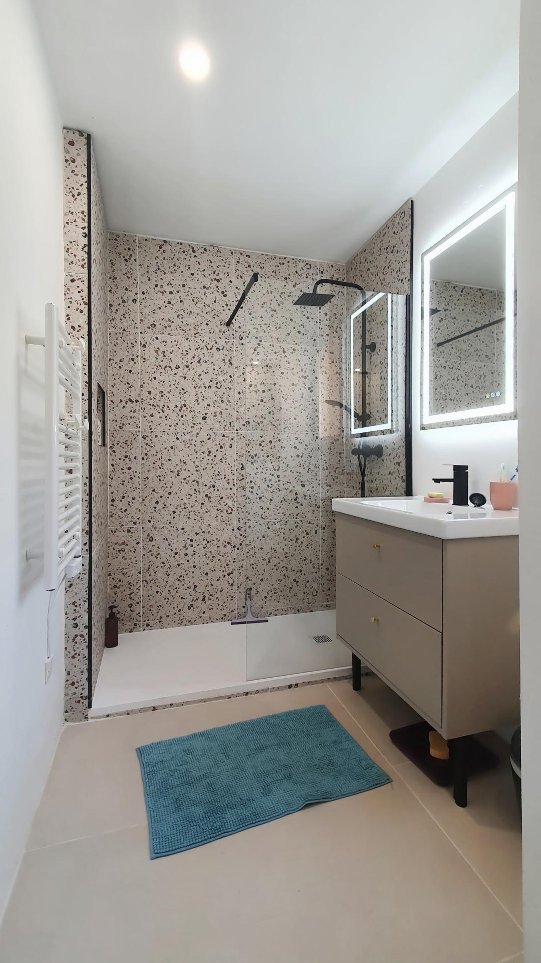 Photo 8 of the listing.