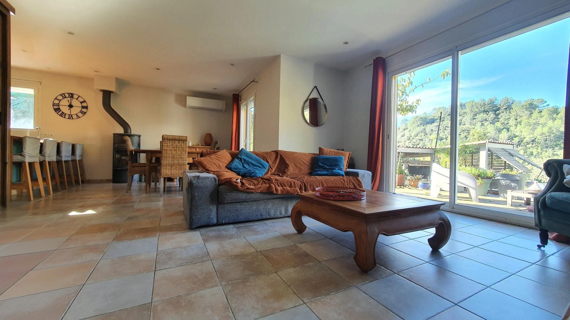 Photo 3 of the listing.