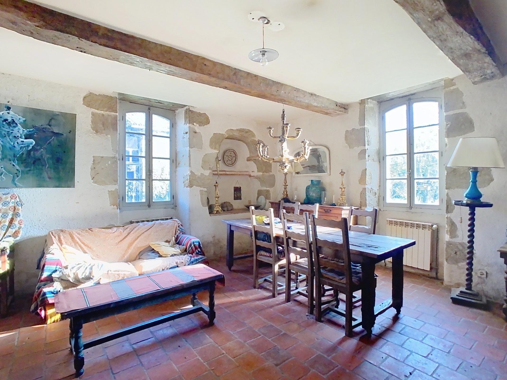 Photo 10 of the listing.