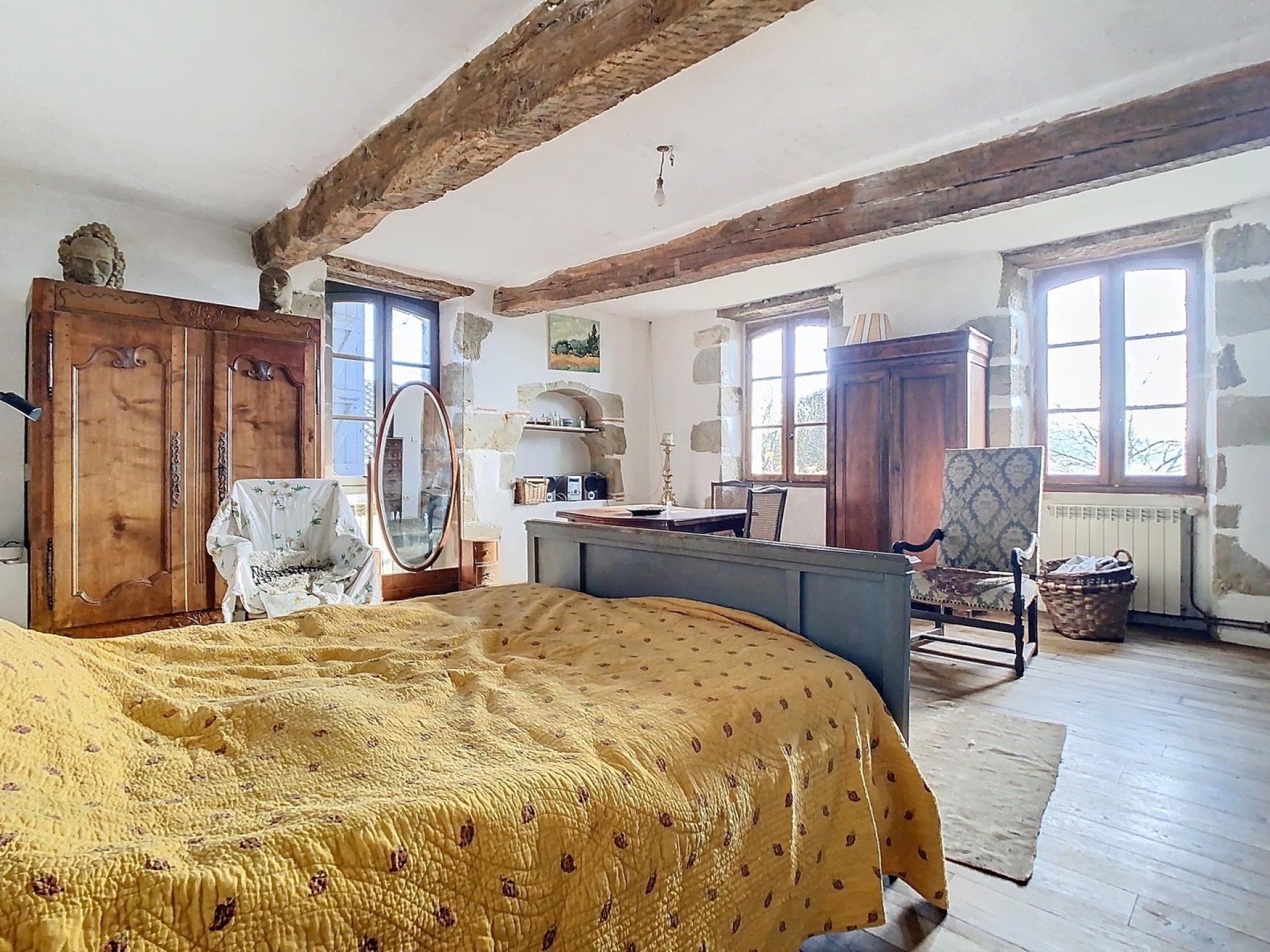 Photo 9 of the listing.