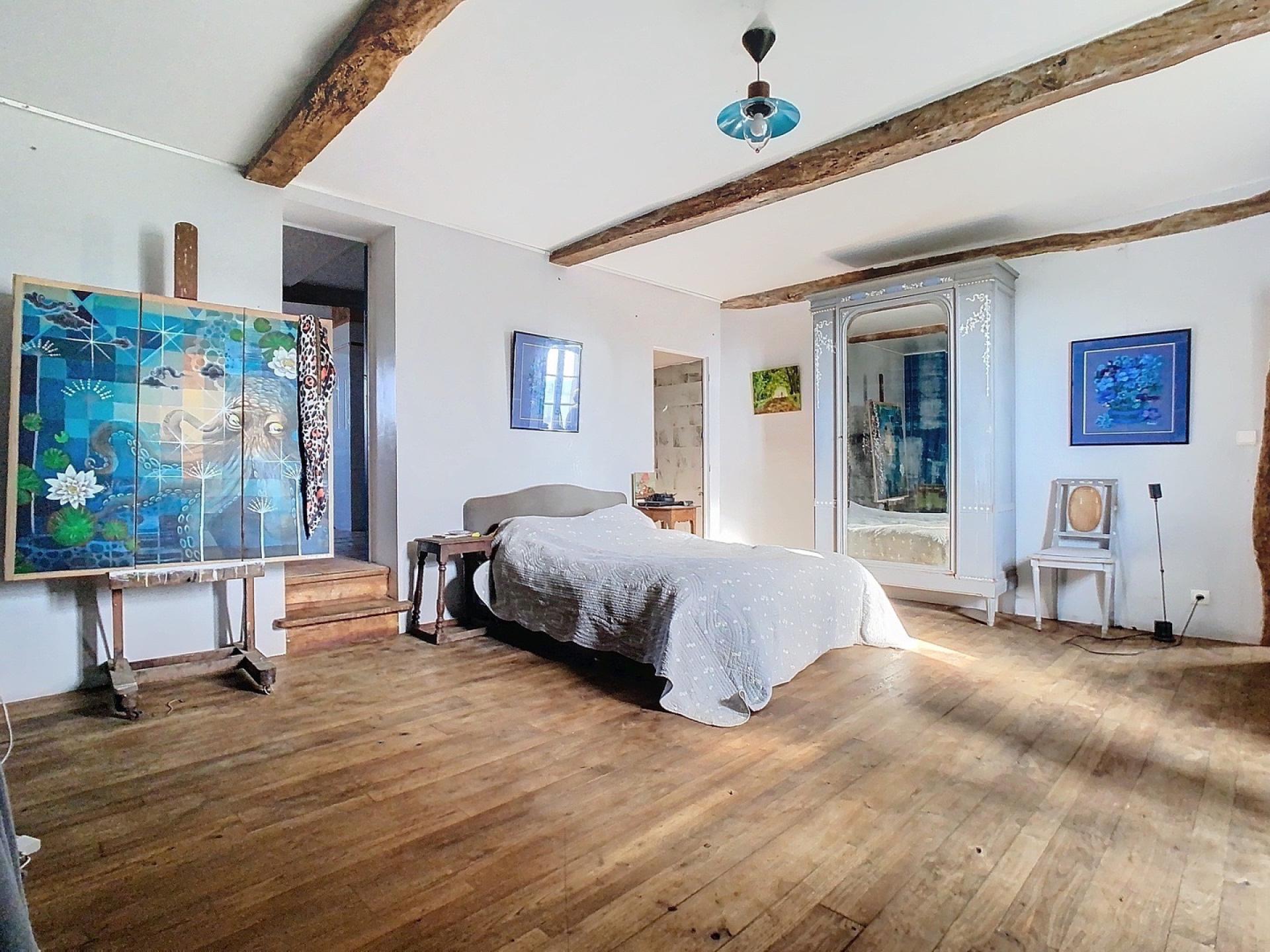 Photo 6 of the listing.