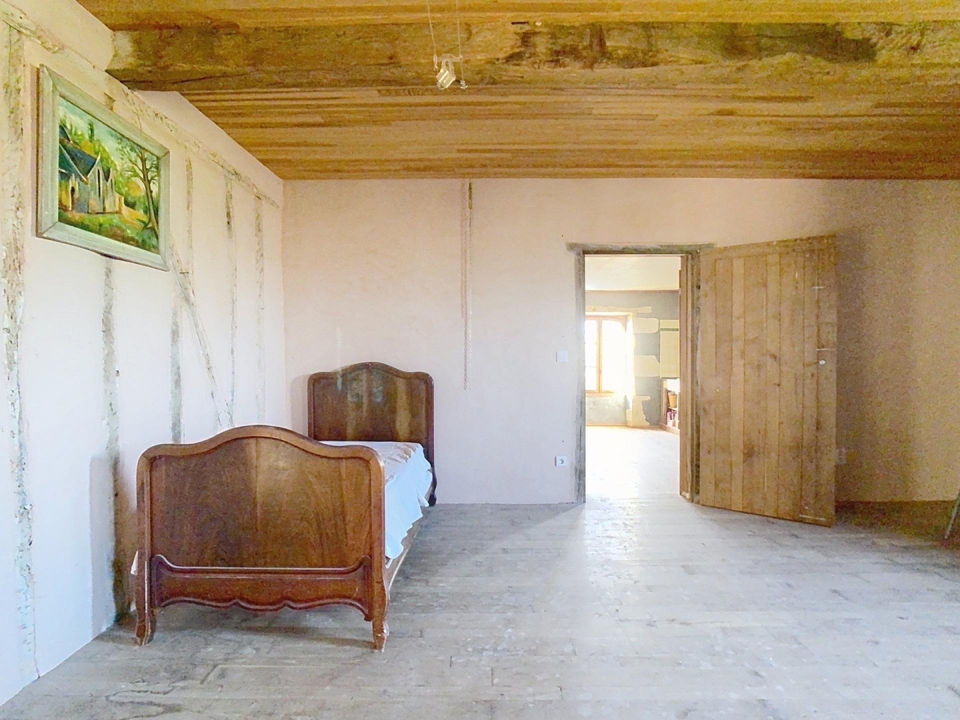 Photo 11 of the listing.