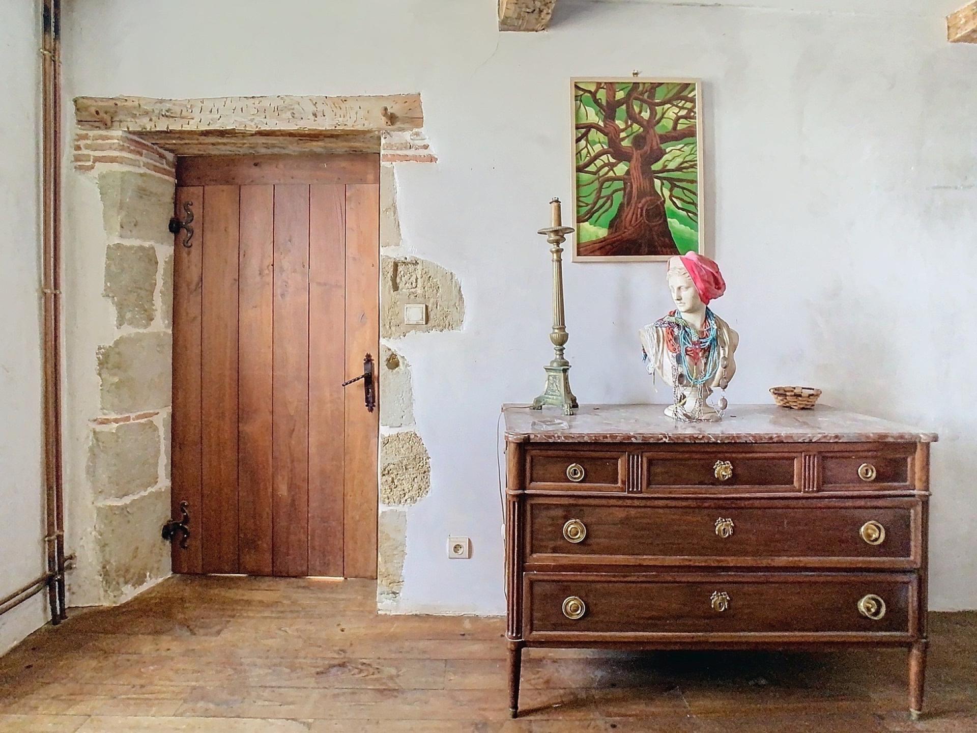 Photo 19 of the listing.