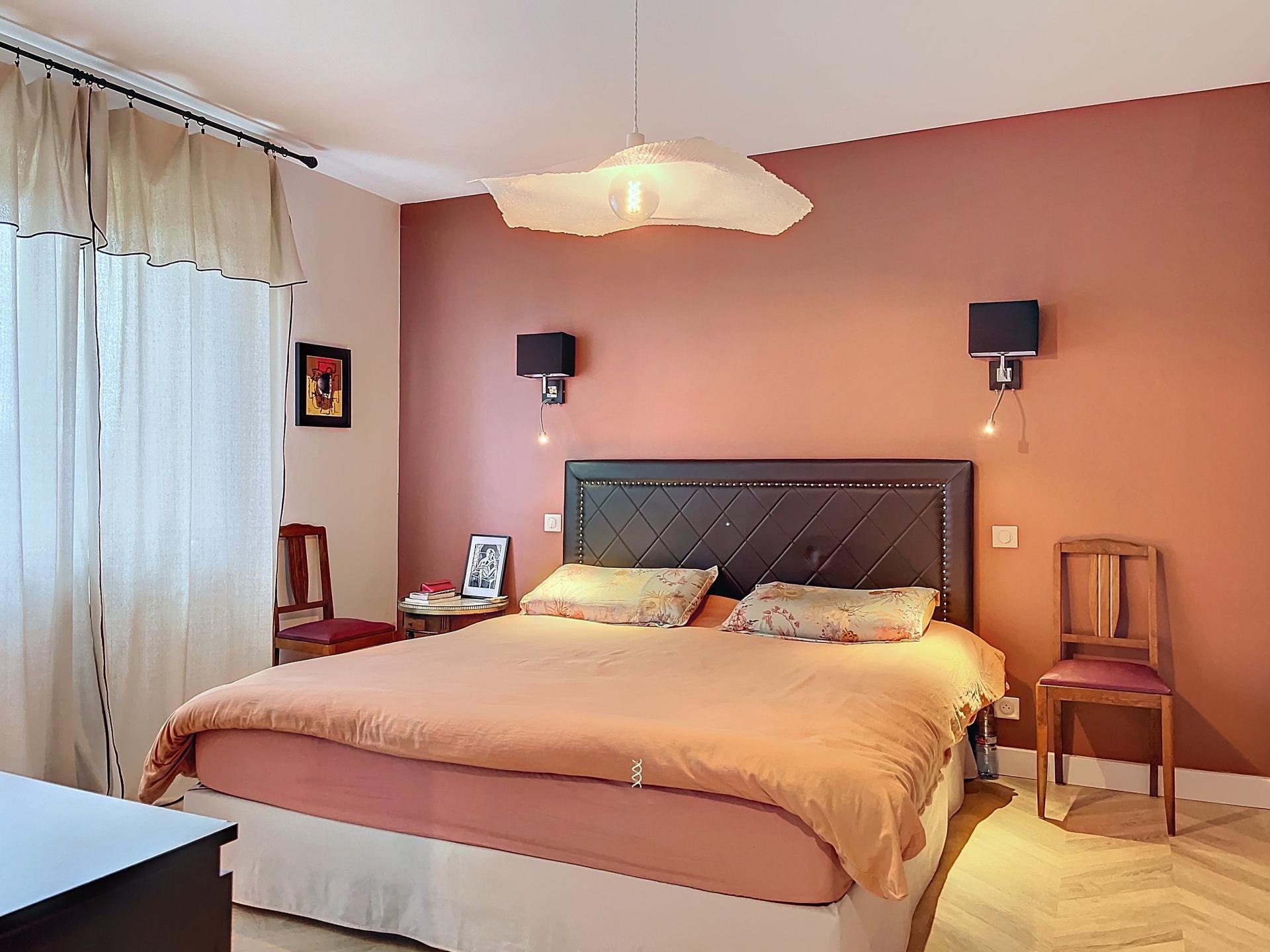 Photo 14 of the listing.