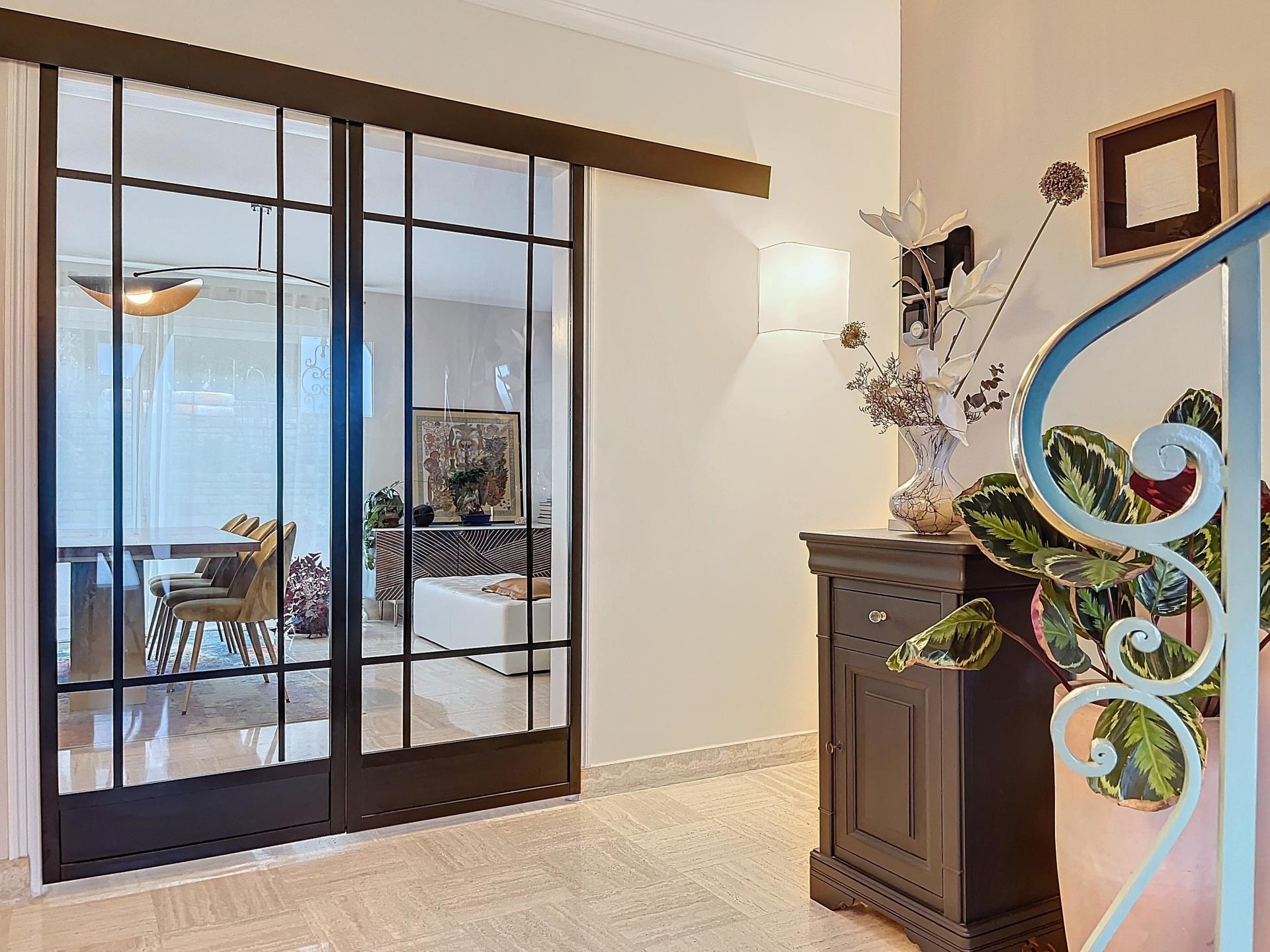 Photo 6 of the listing.