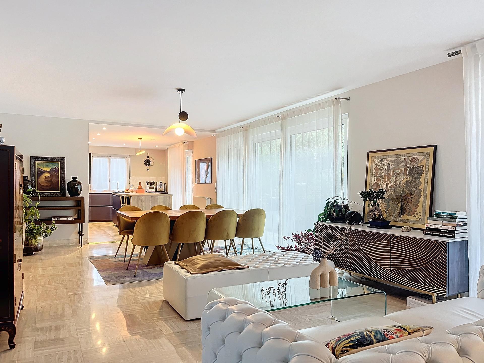 Photo 8 of the listing.