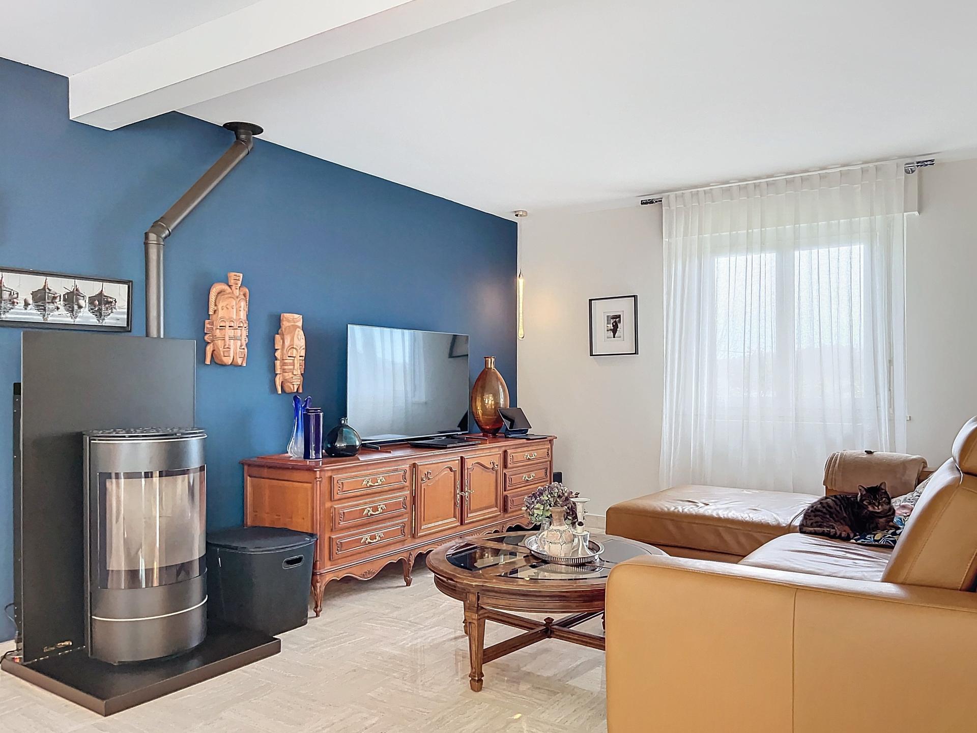 Photo 10 of the listing.