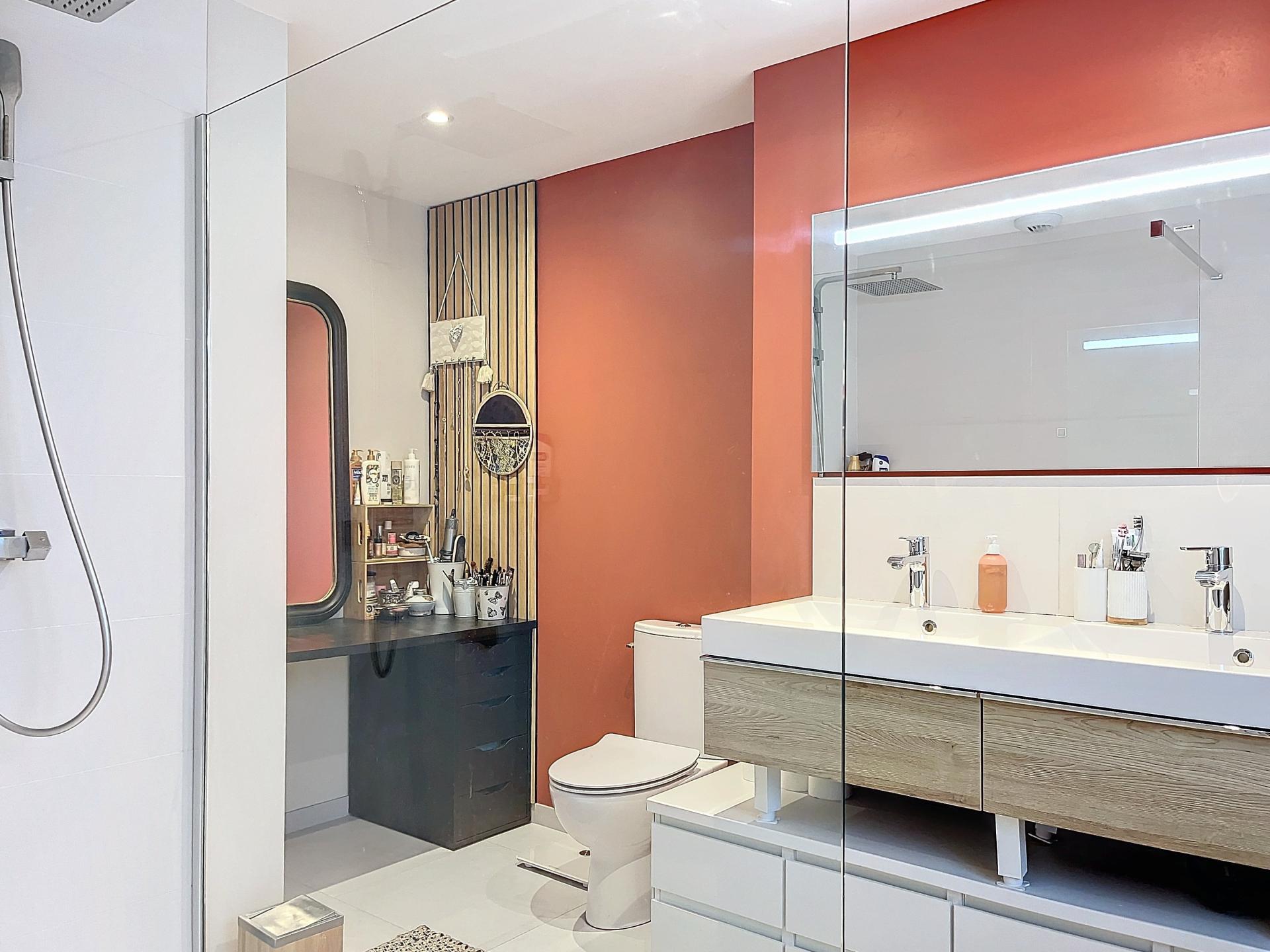 Photo 15 of the listing.