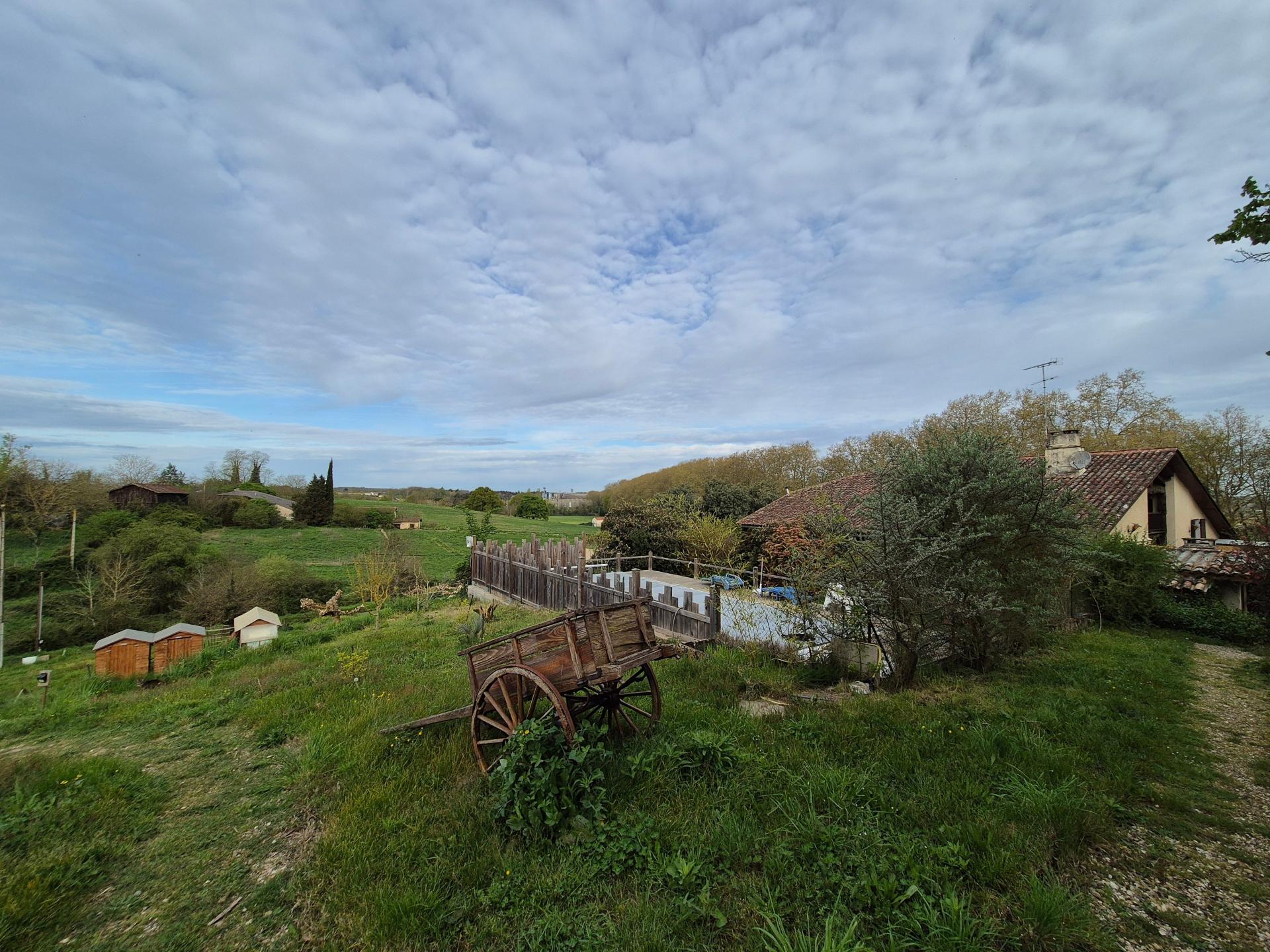 Photo 2 of the listing.