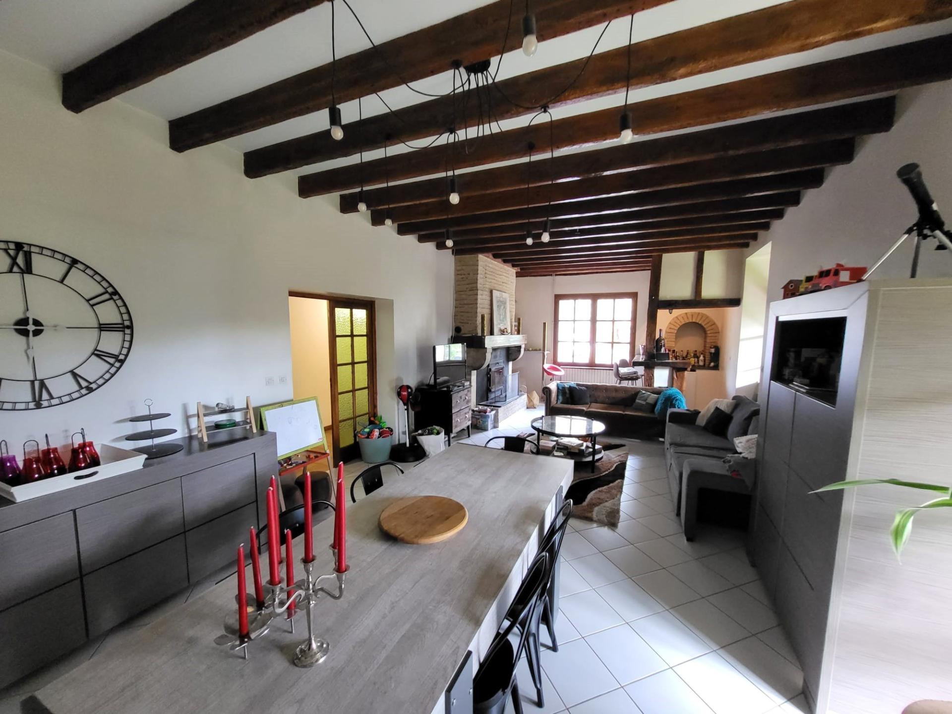 Photo 10 of the listing.