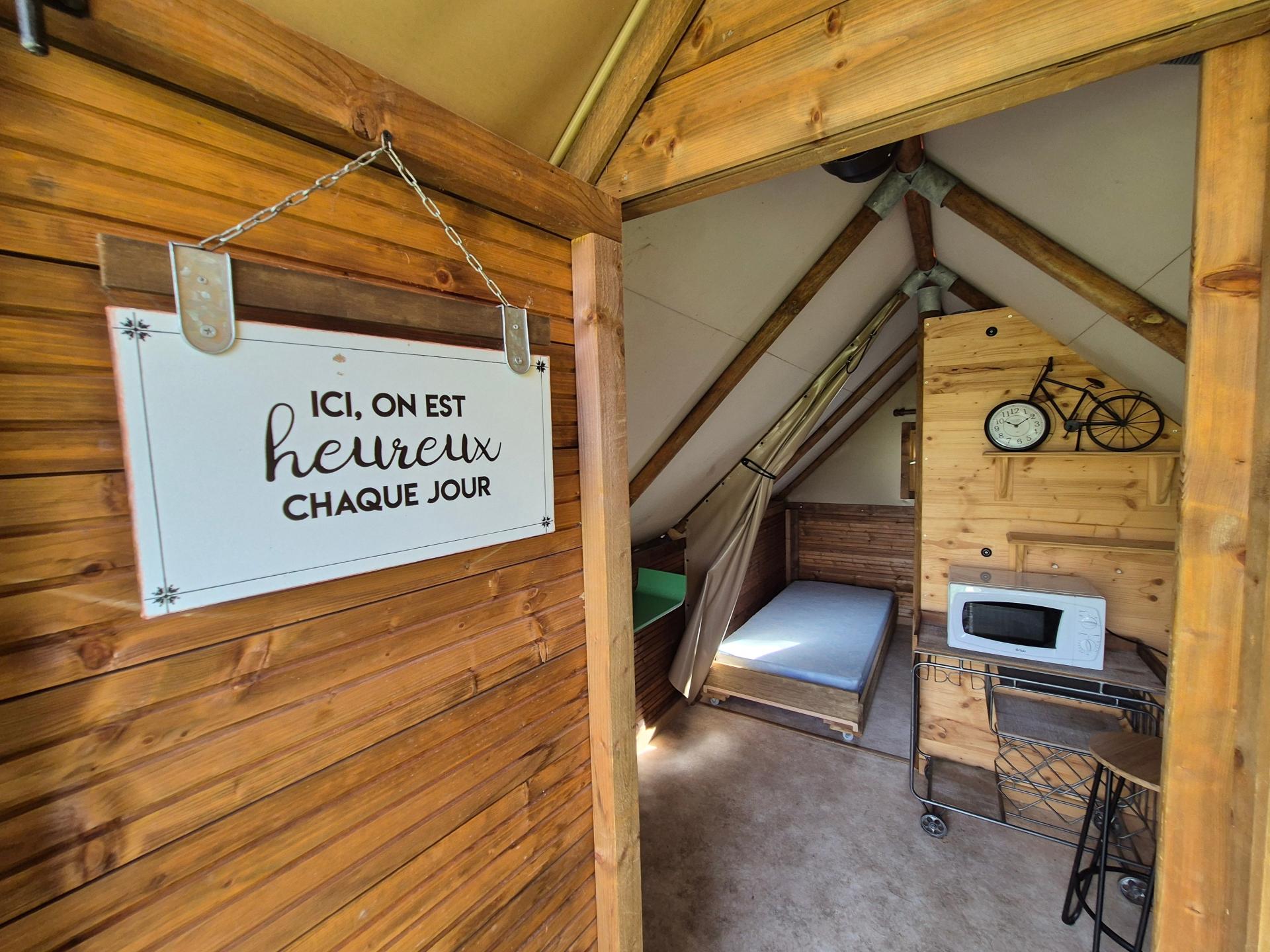 Photo 7 of the listing.