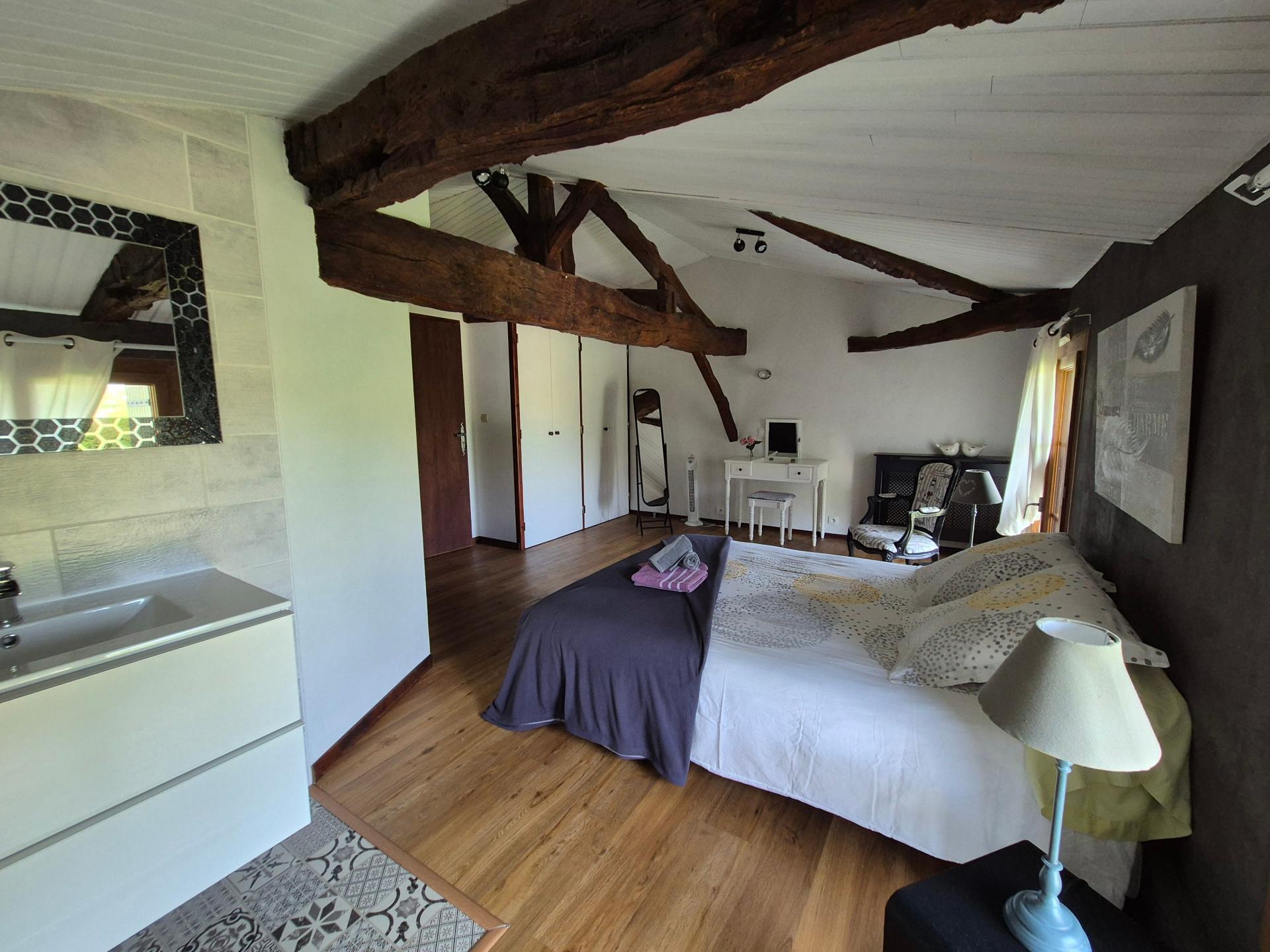 Photo 9 of the listing.