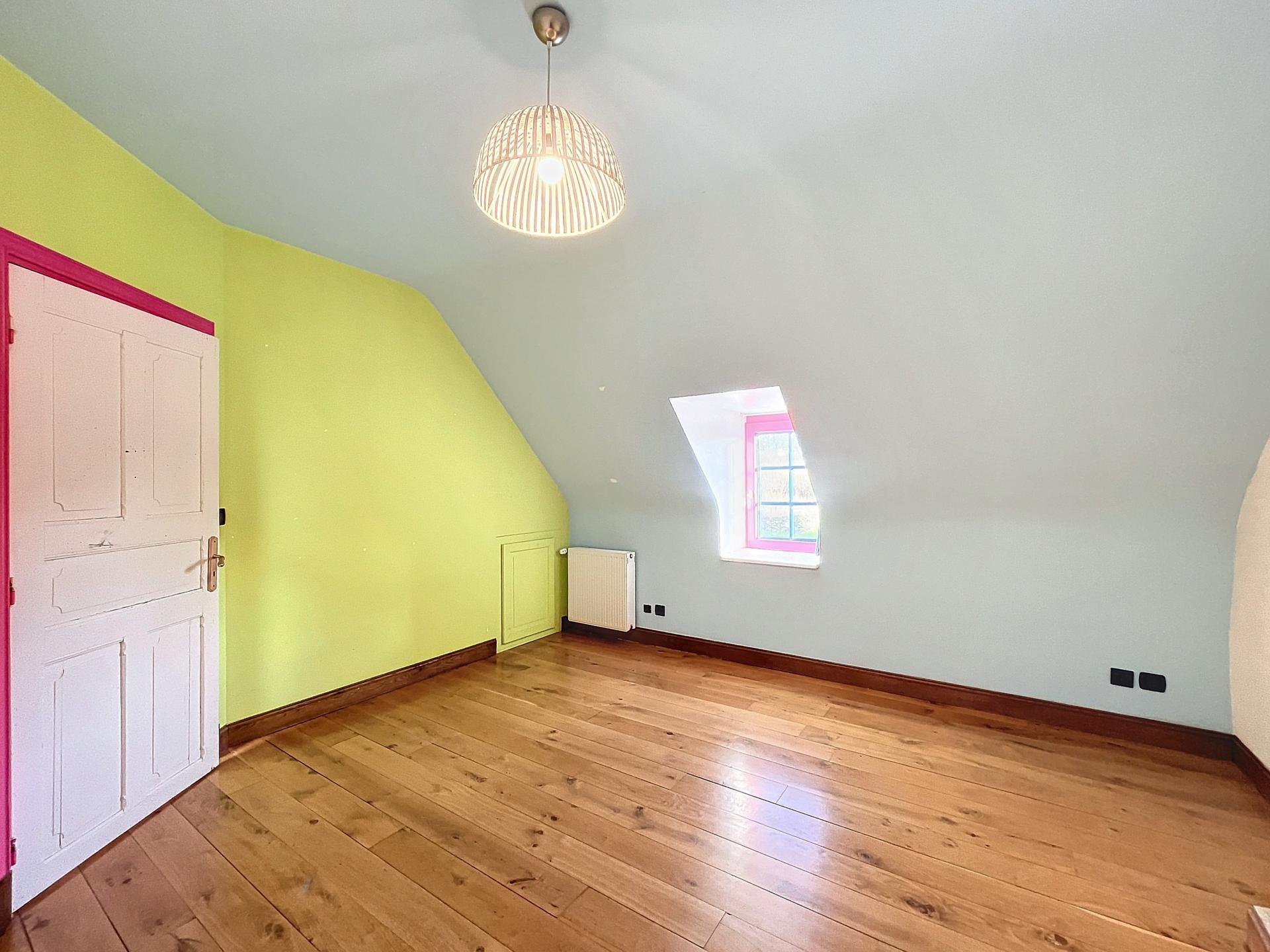 Photo 17 of the listing.