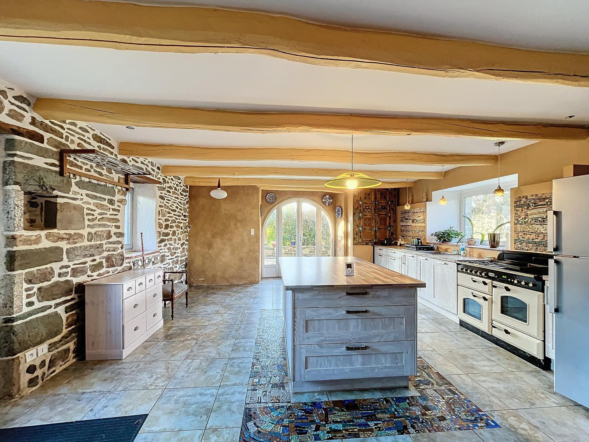 Photo 11 of the listing.