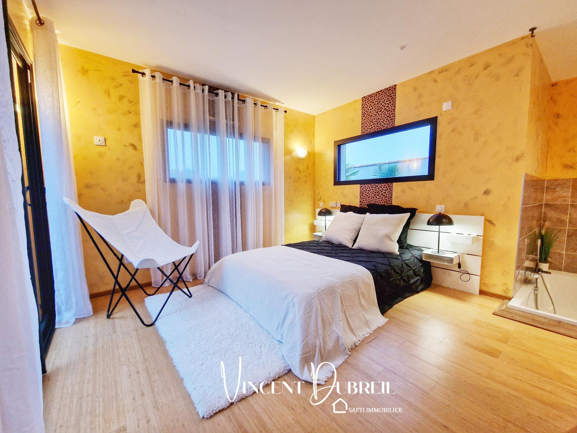 Photo 11 of the listing.