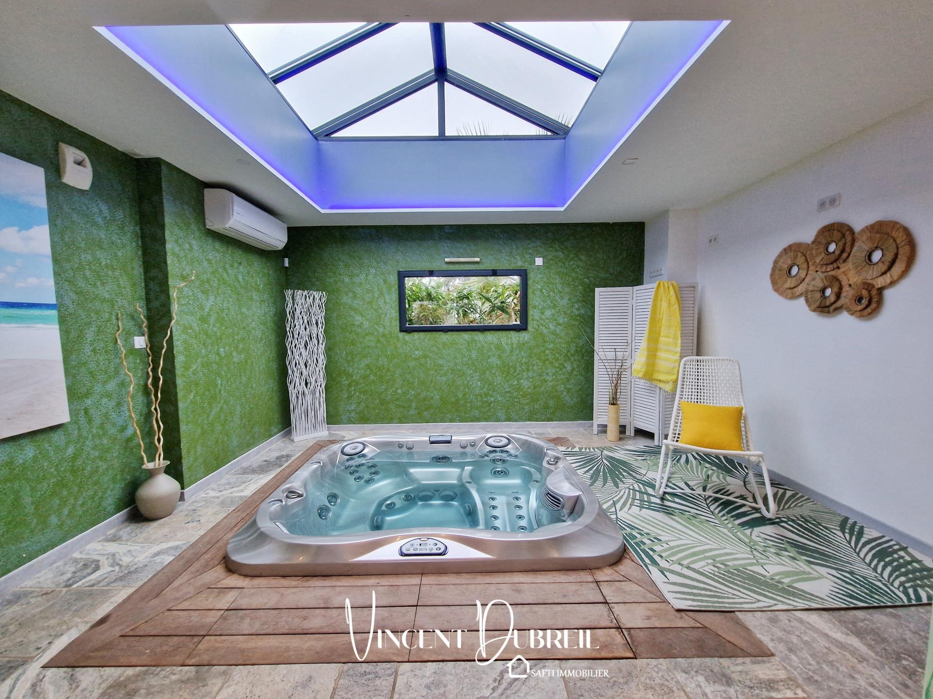 Photo 10 of the listing.