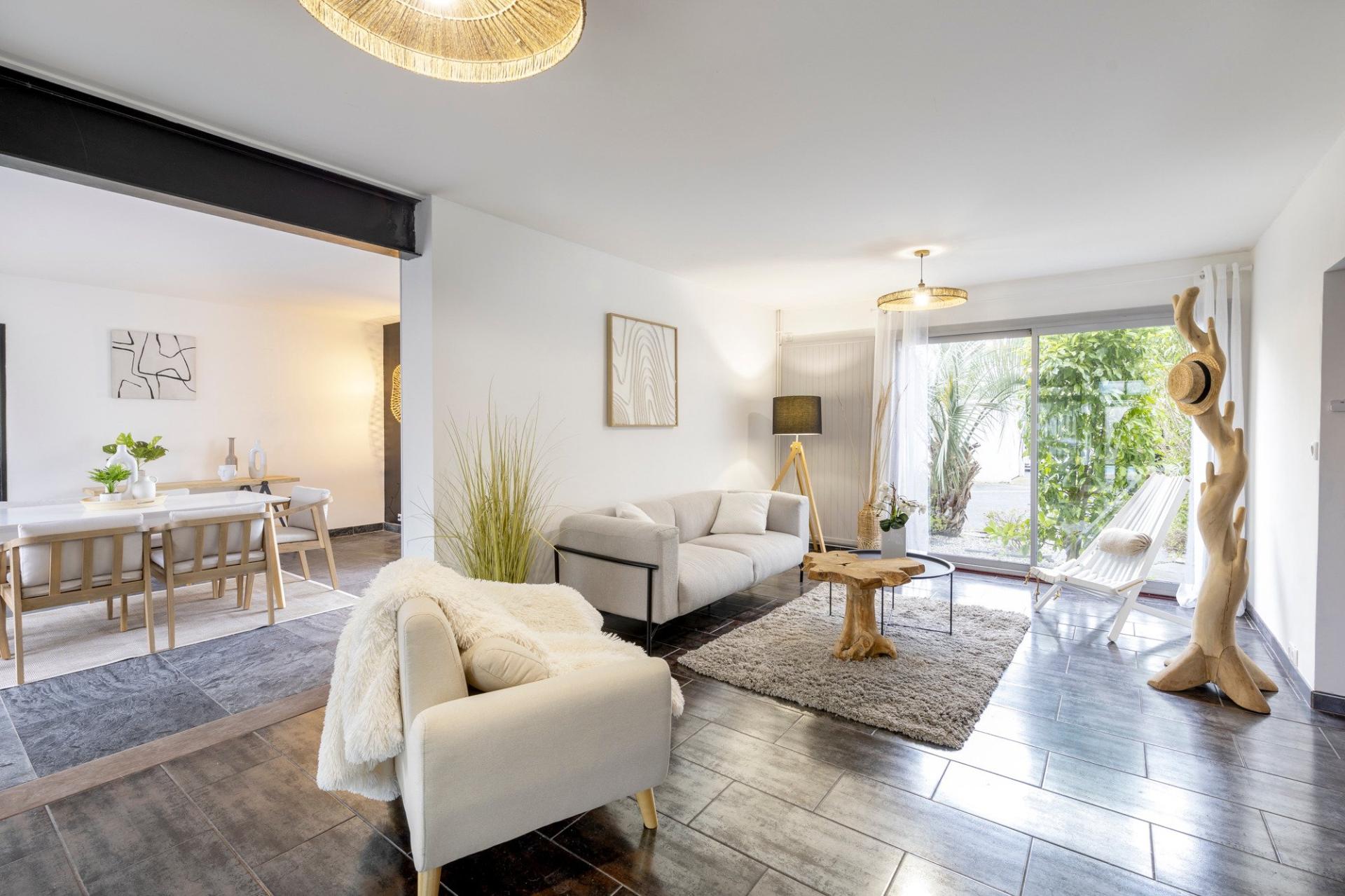 Photo 7 of the listing.