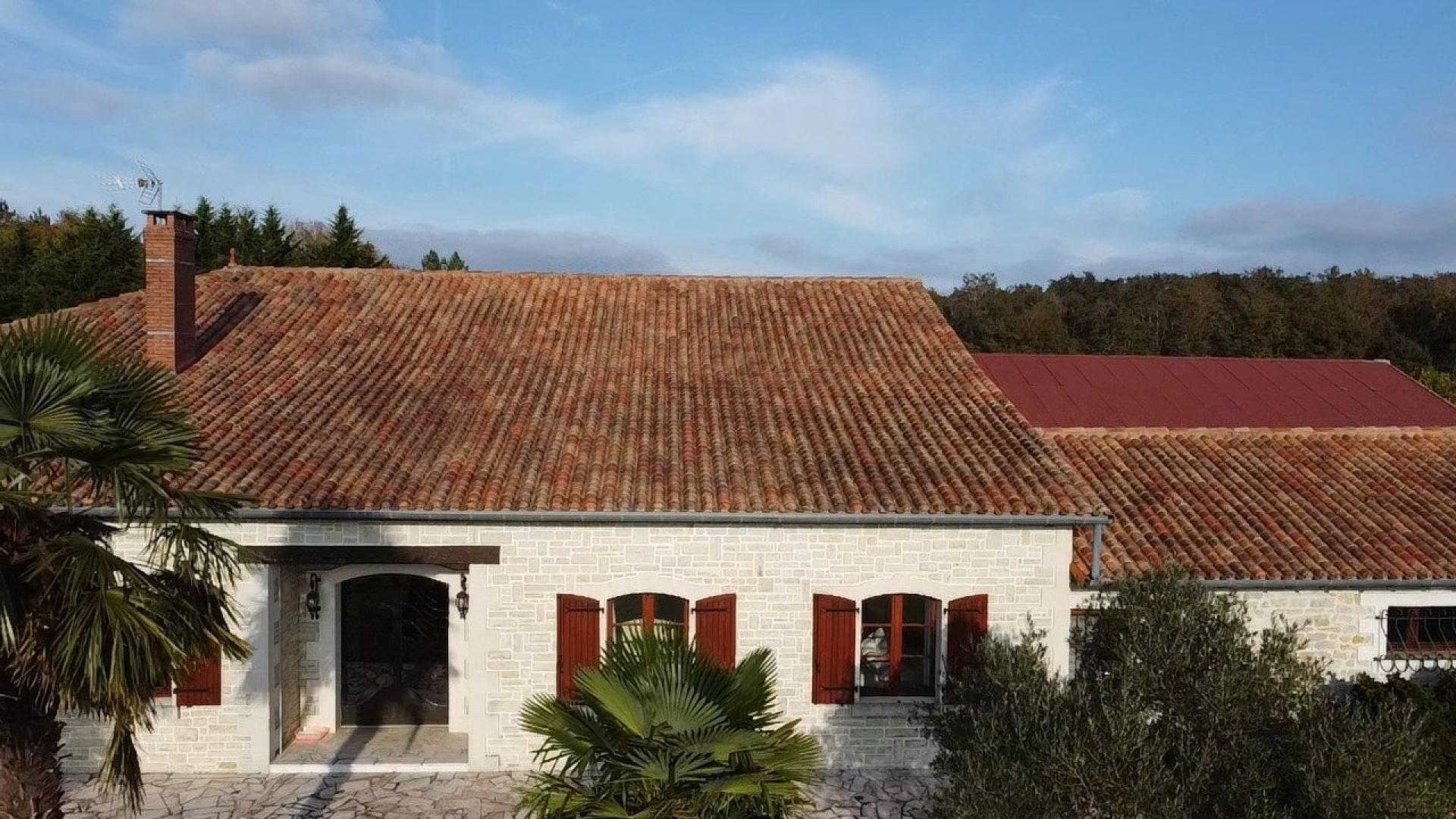 Photo 6 of the listing.