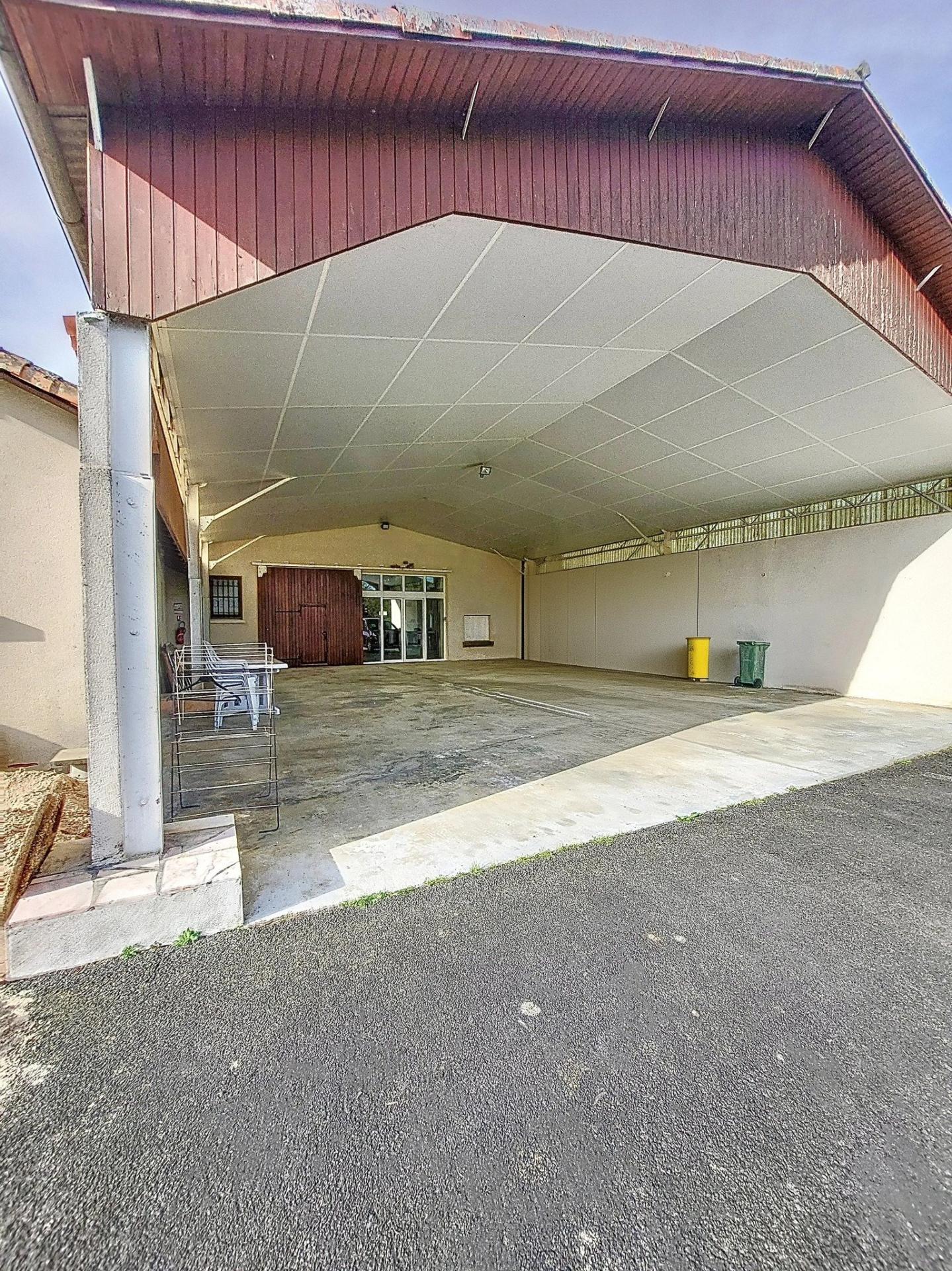 Photo 9 of the listing.