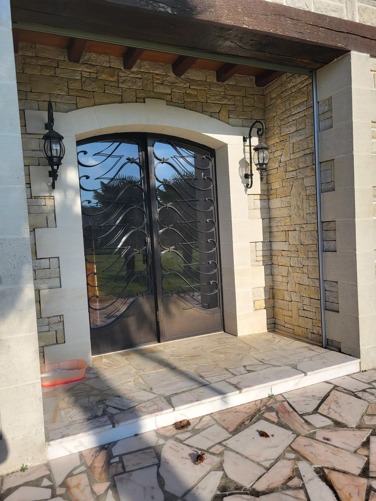 Photo 14 of the listing.