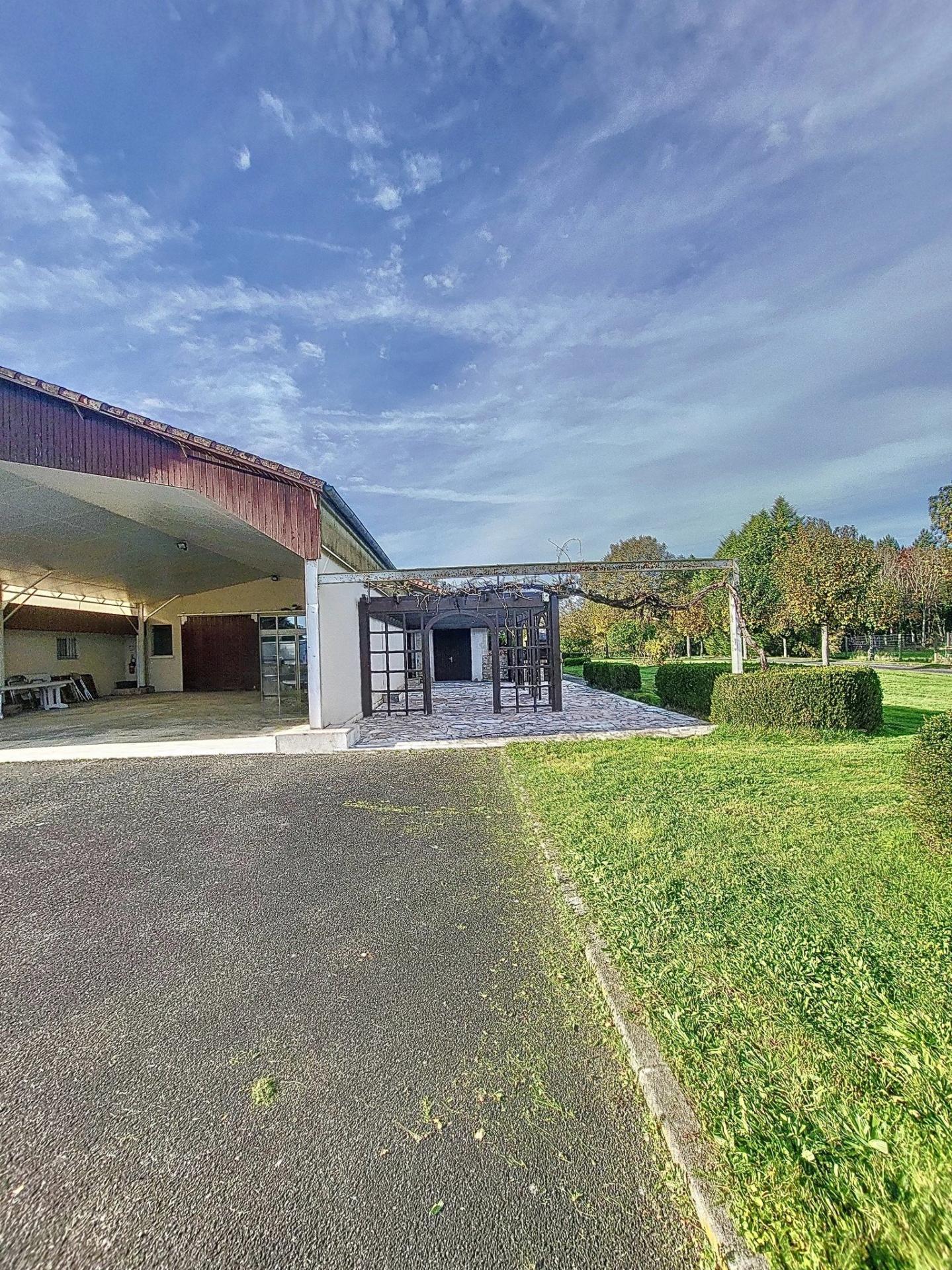 Photo 10 of the listing.