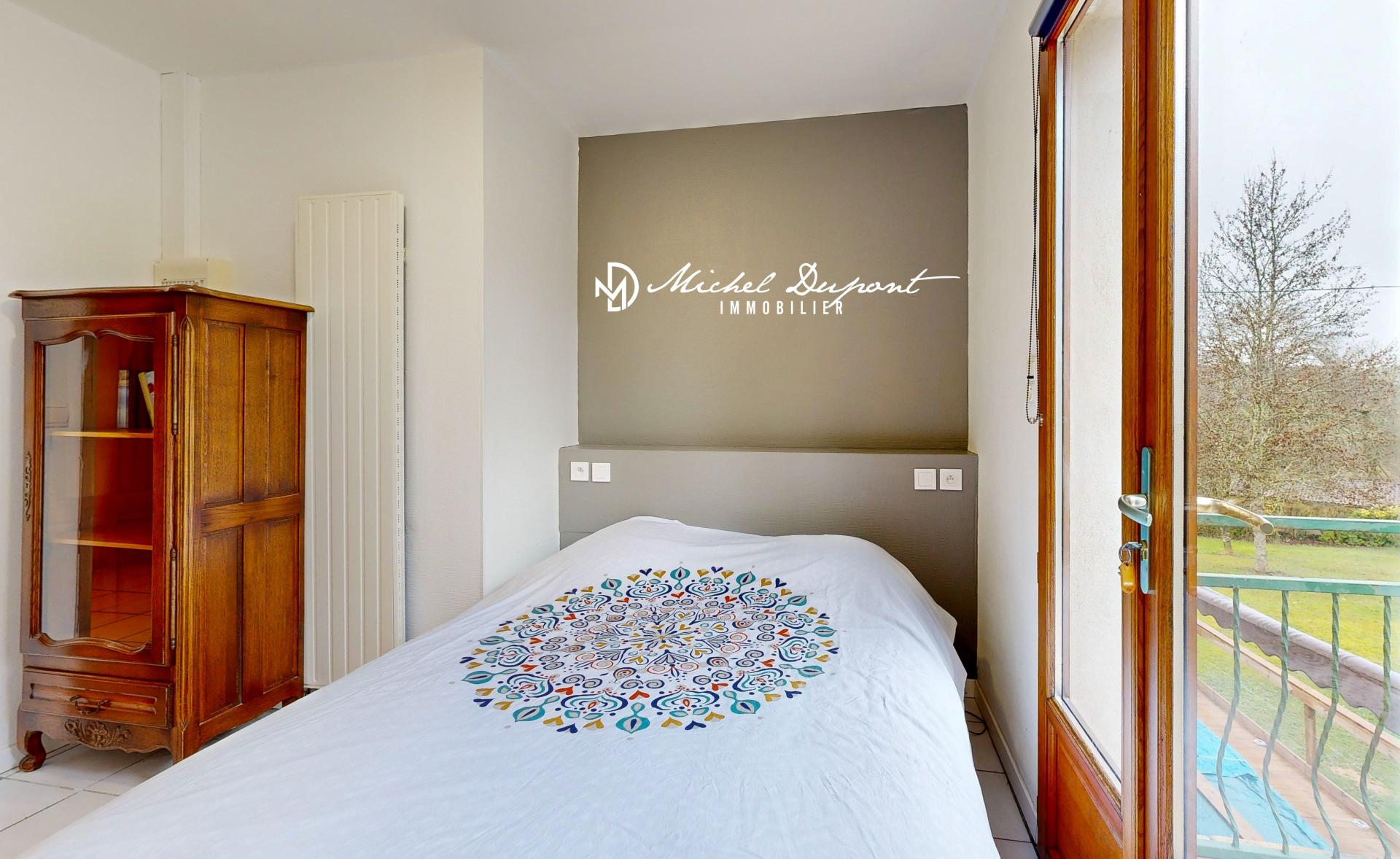 Photo 6 of the listing.