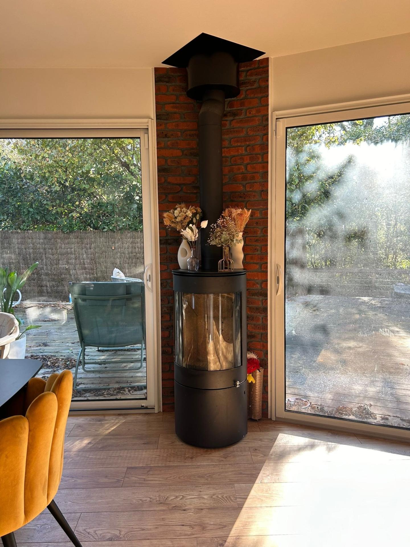 Photo 5 of the listing.