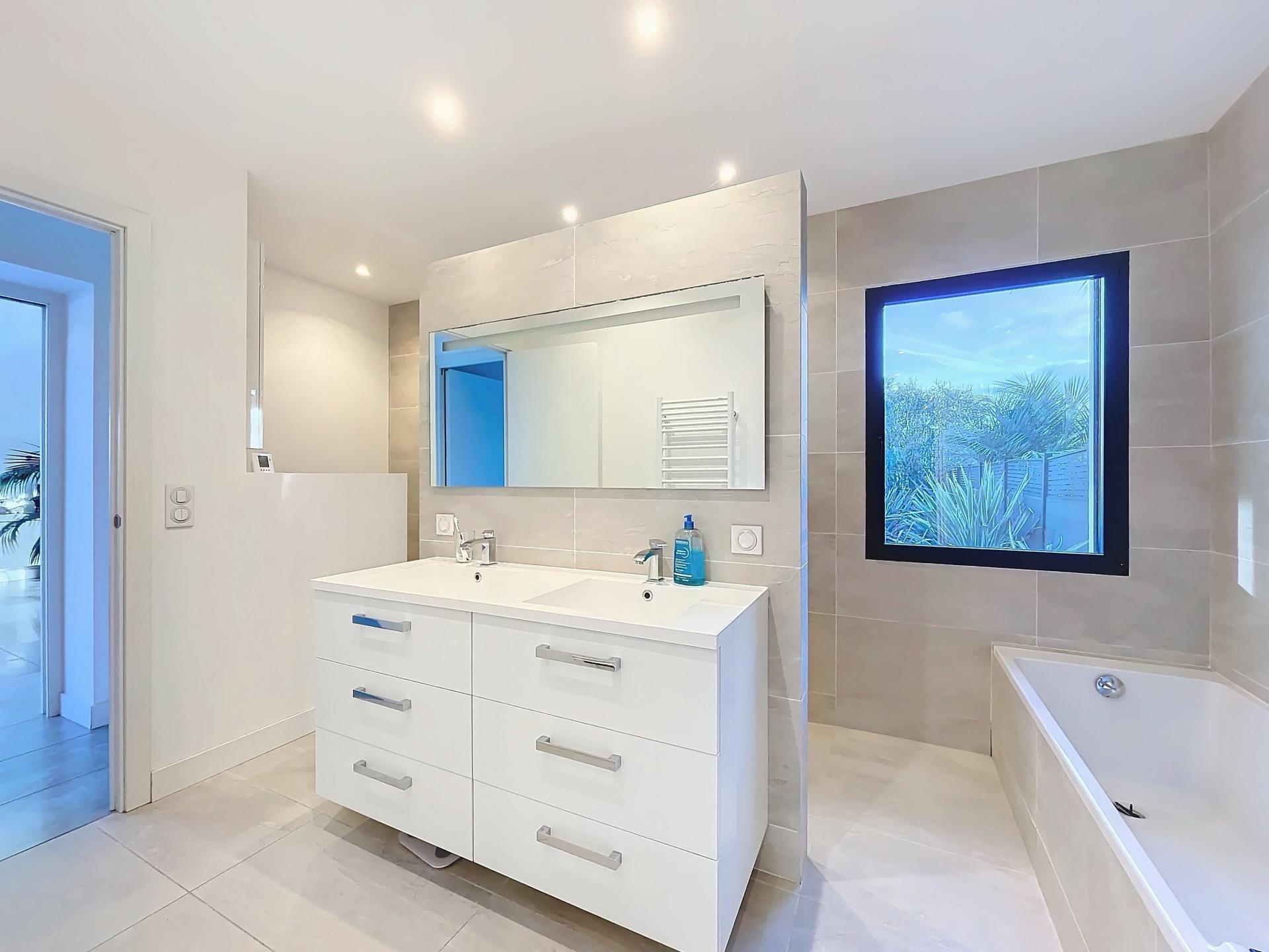 Photo 15 de l'annonce.