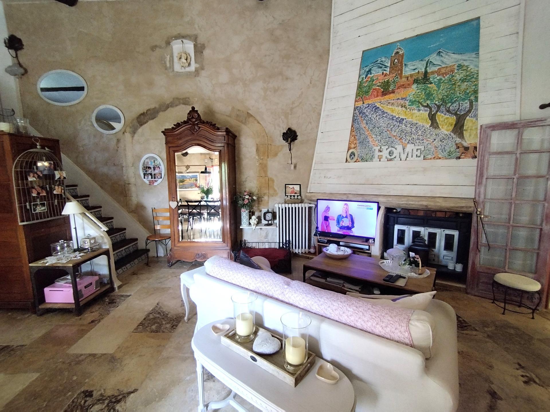 Photo 7 of the listing.