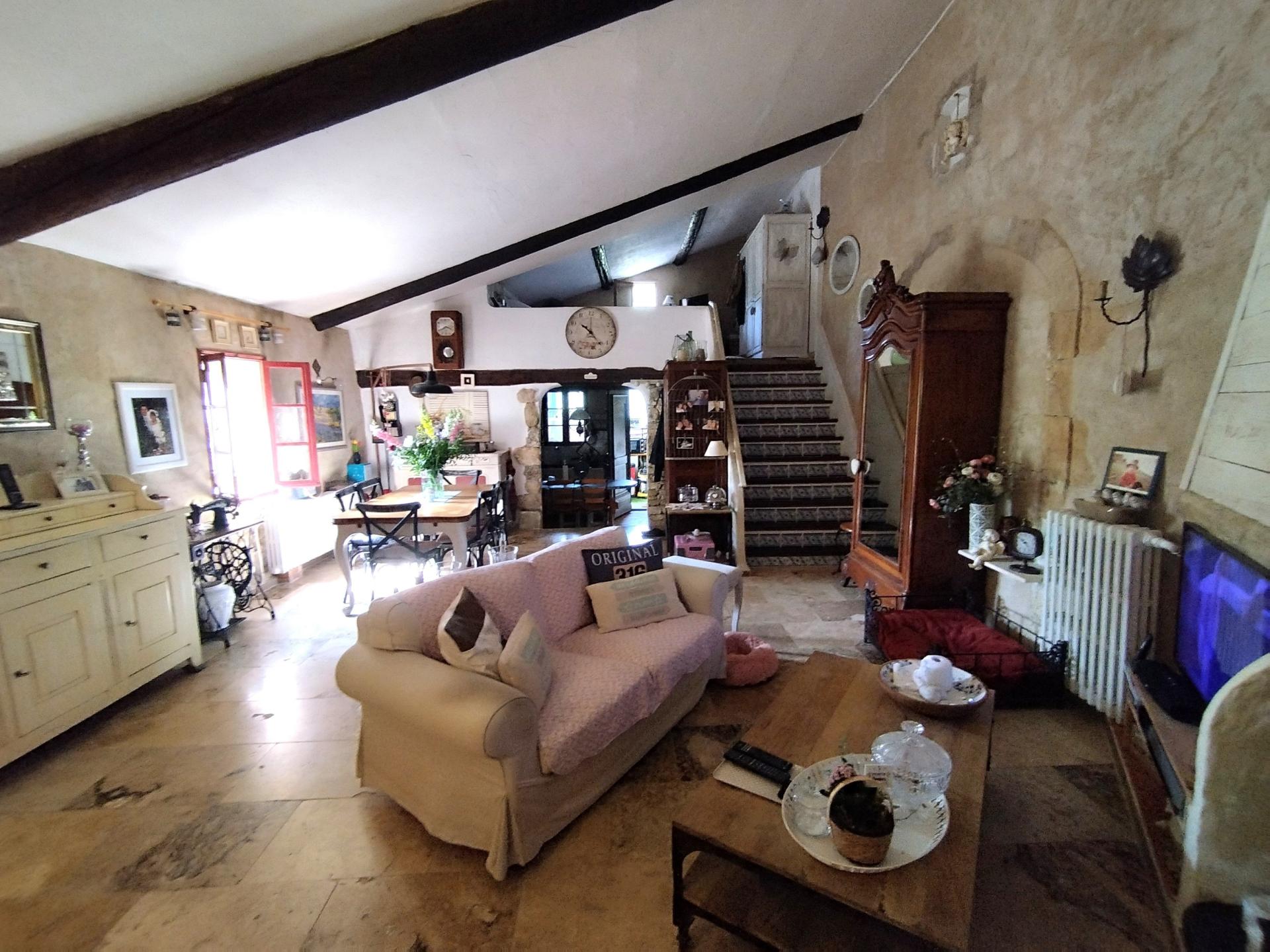 Photo 5 of the listing.