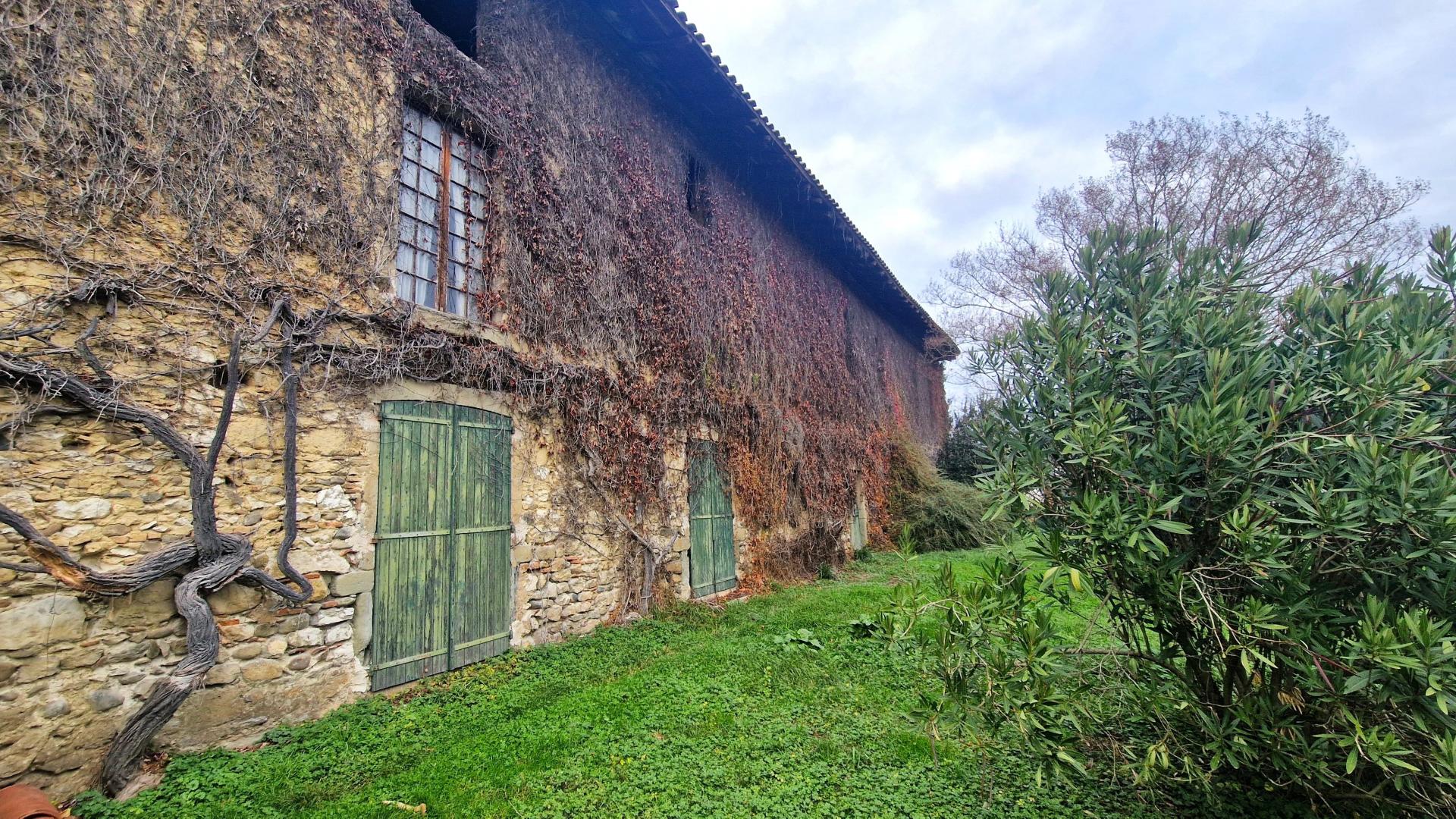 Photo 3 of the listing.