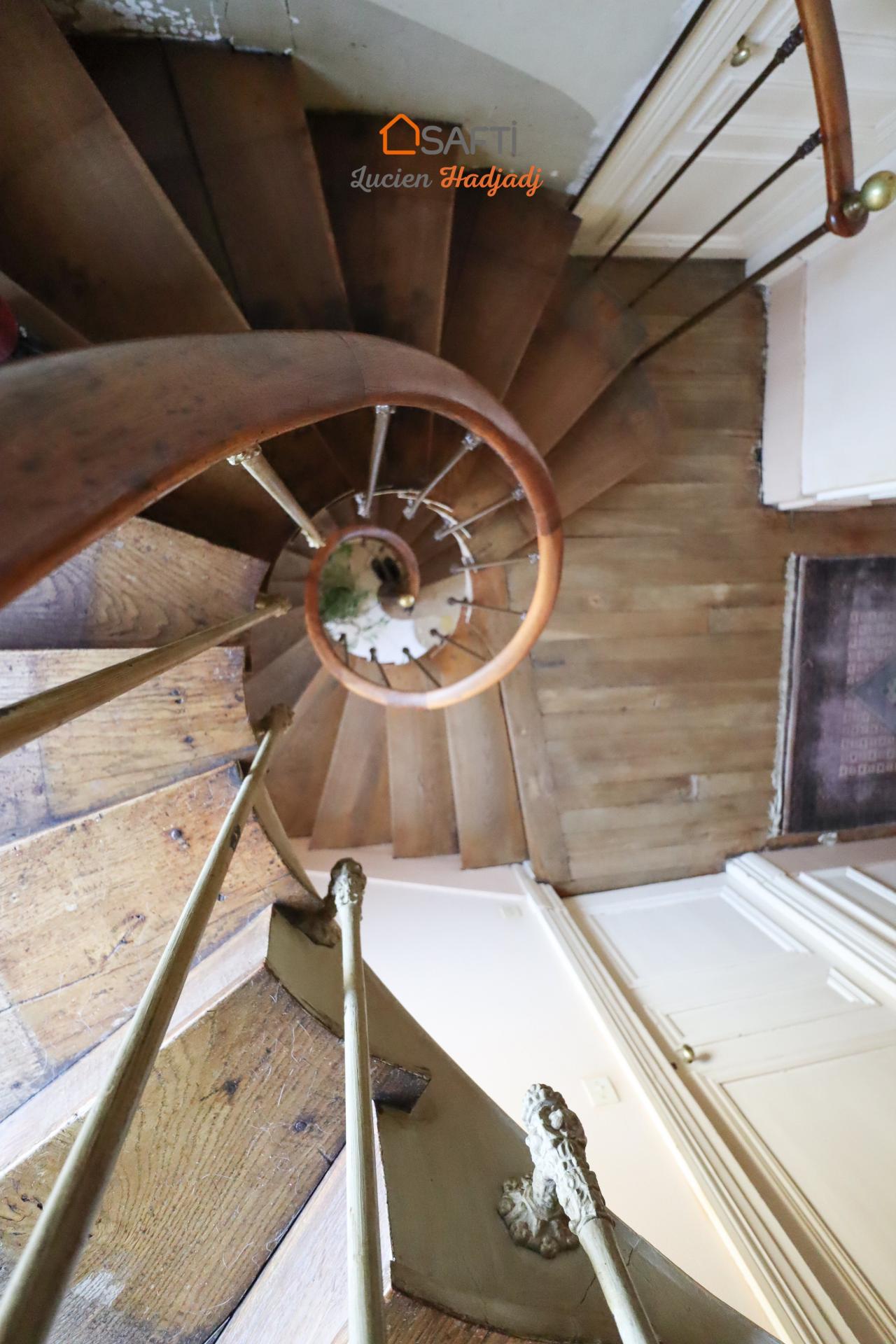 Photo 12 of the listing.