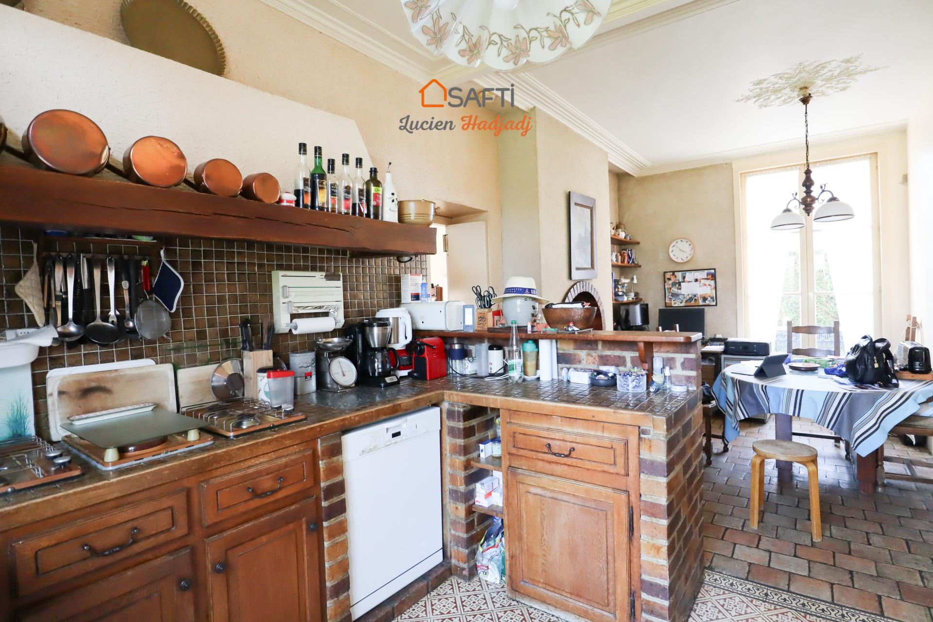 Photo 9 of the listing.