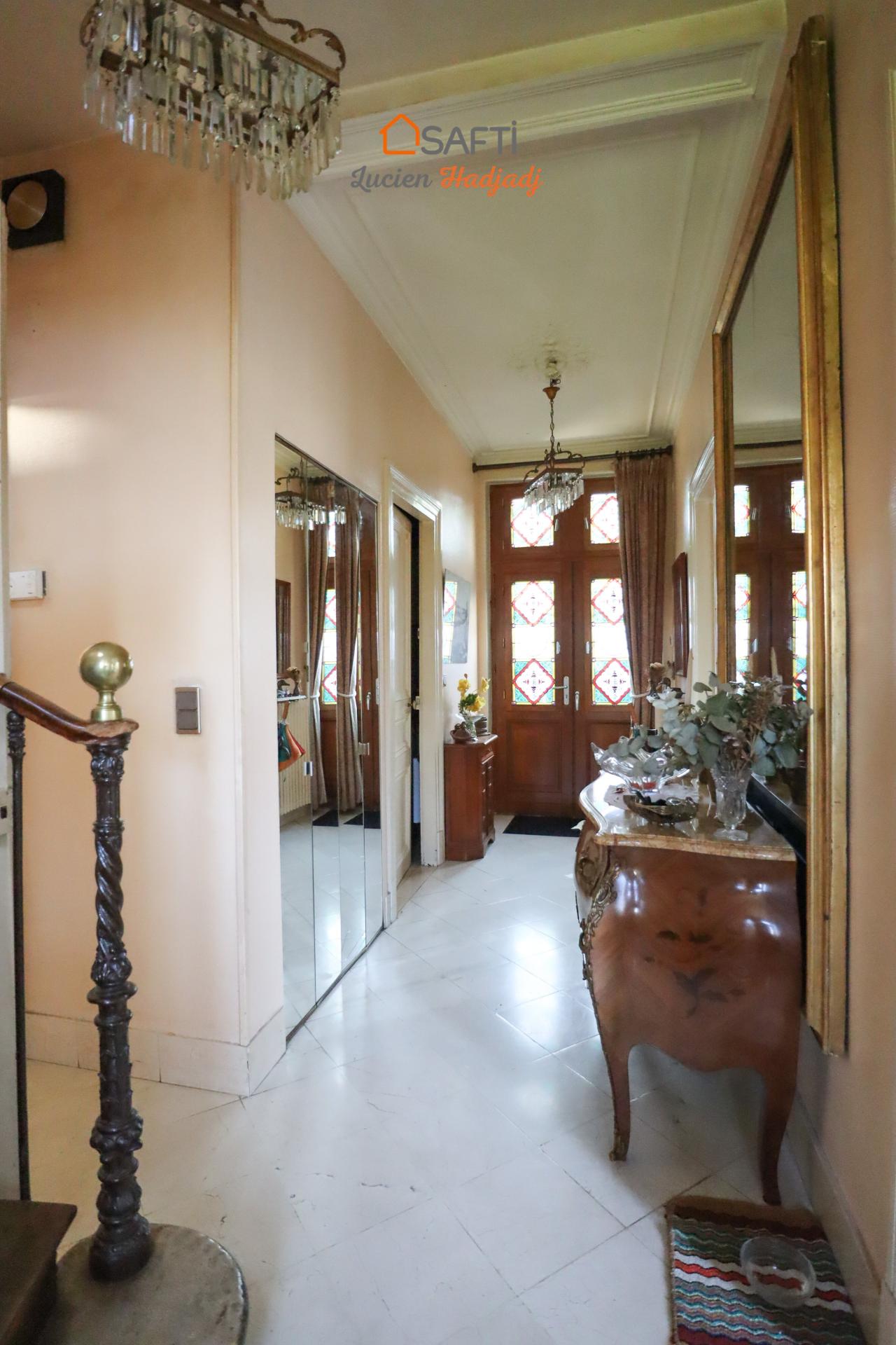 Photo 5 of the listing.