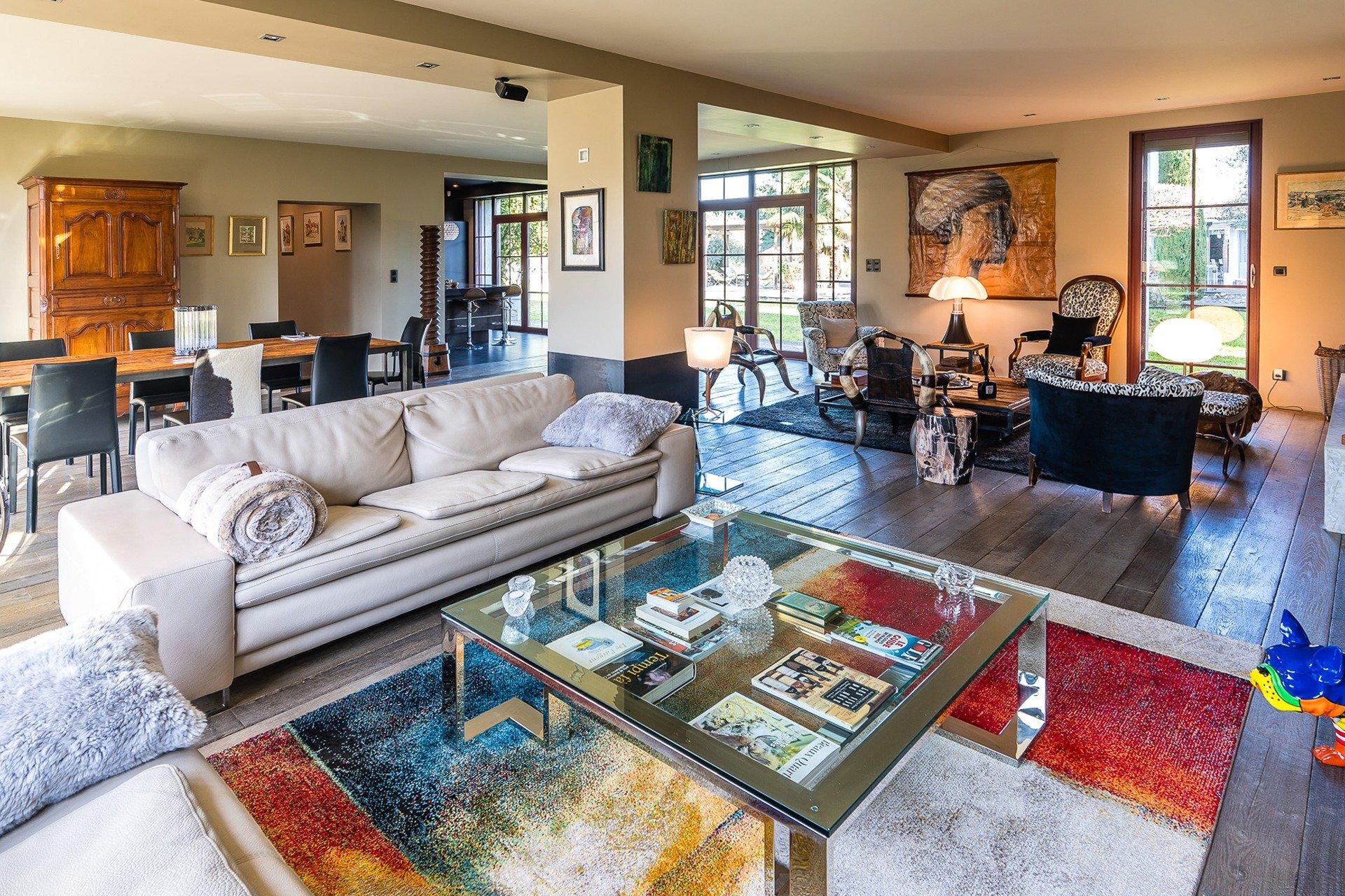 Photo 8 of the listing.