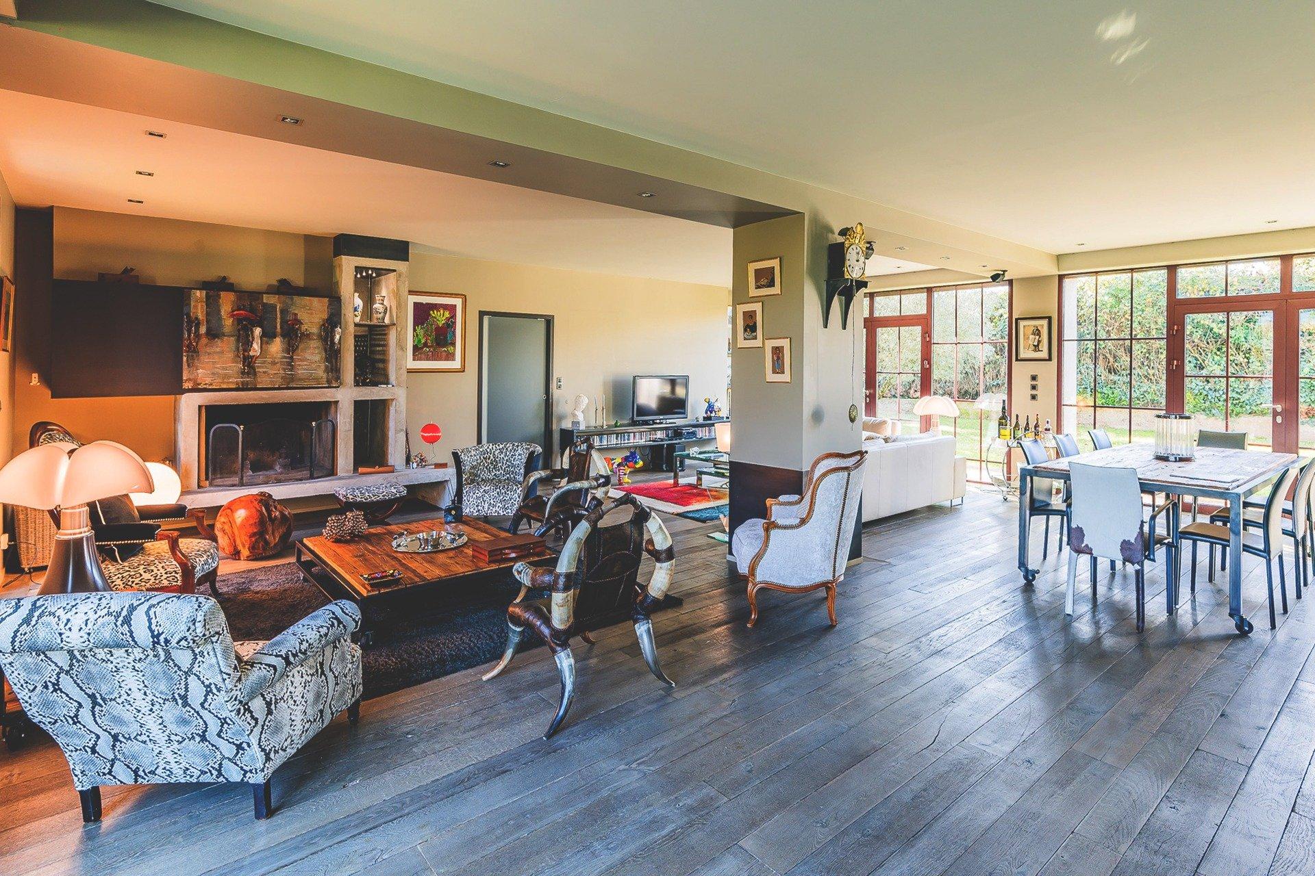 Photo 9 of the listing.