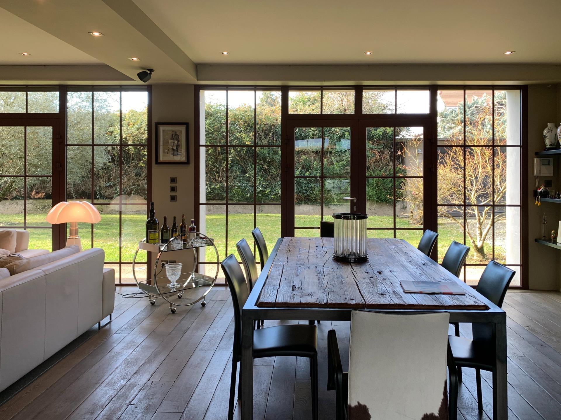 Photo 7 of the listing.