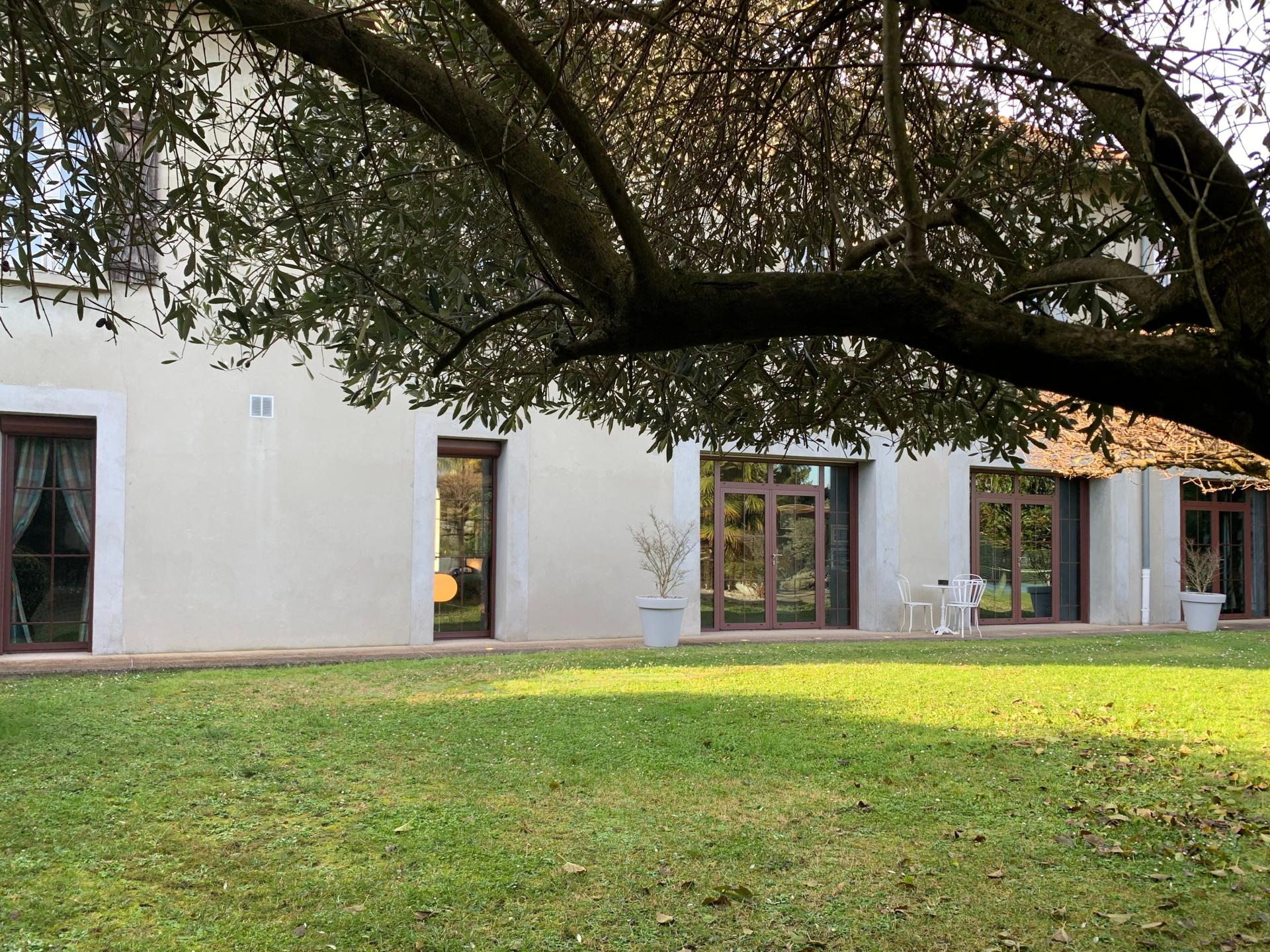 Photo 3 of the listing.