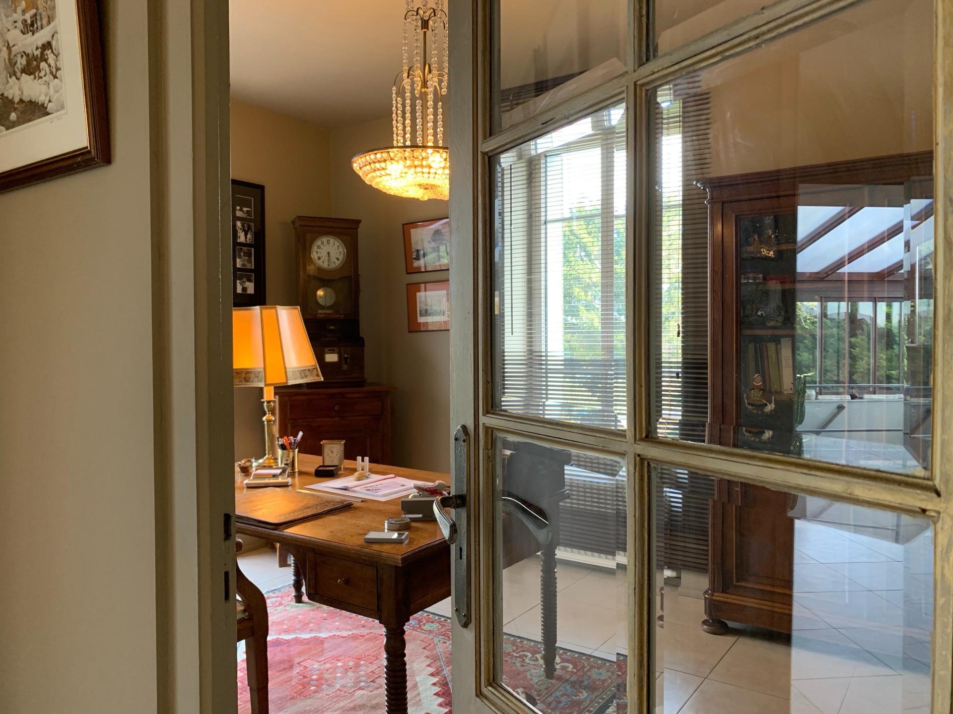 Photo 10 of the listing.