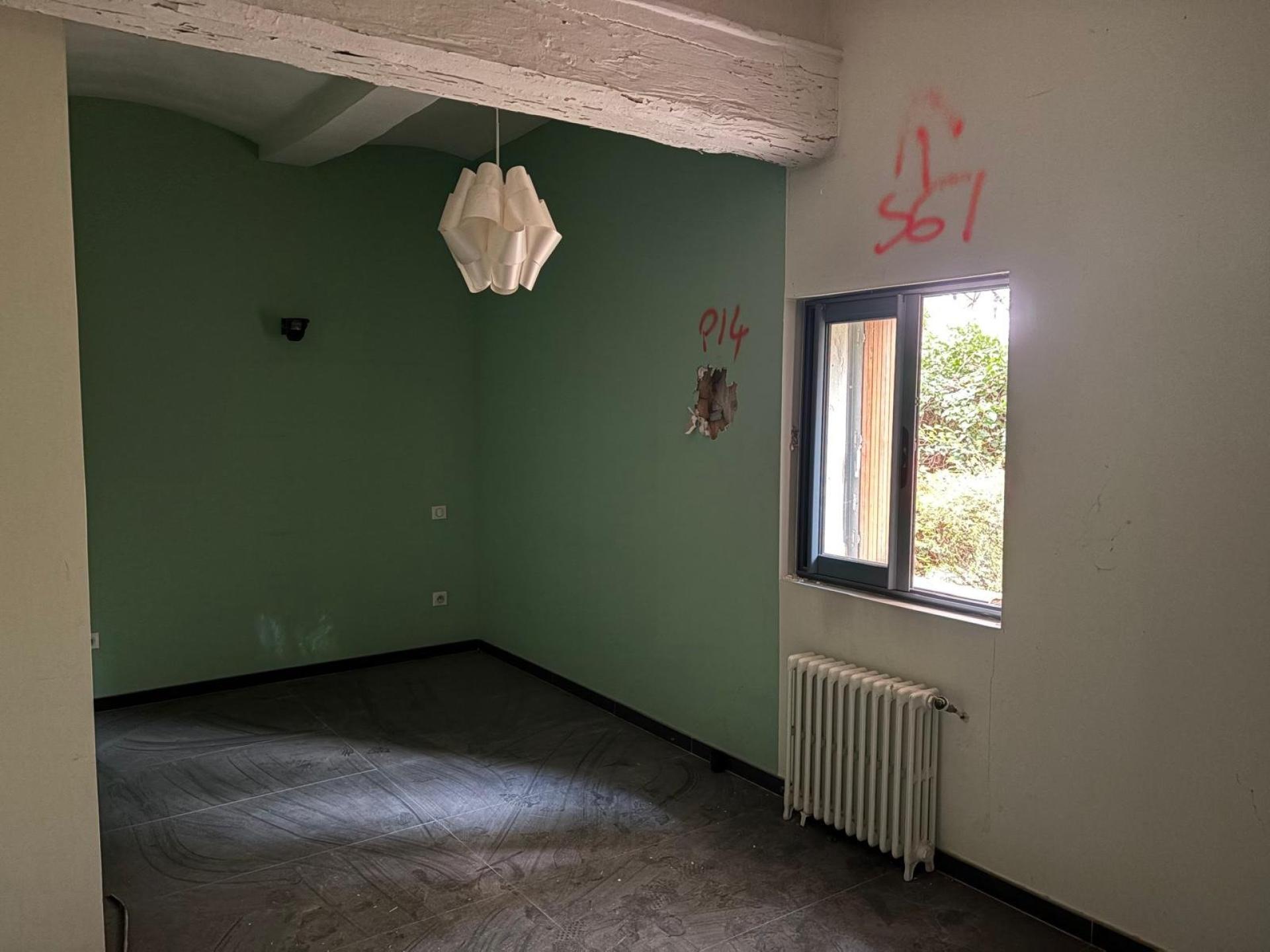 Photo 8 of the listing.