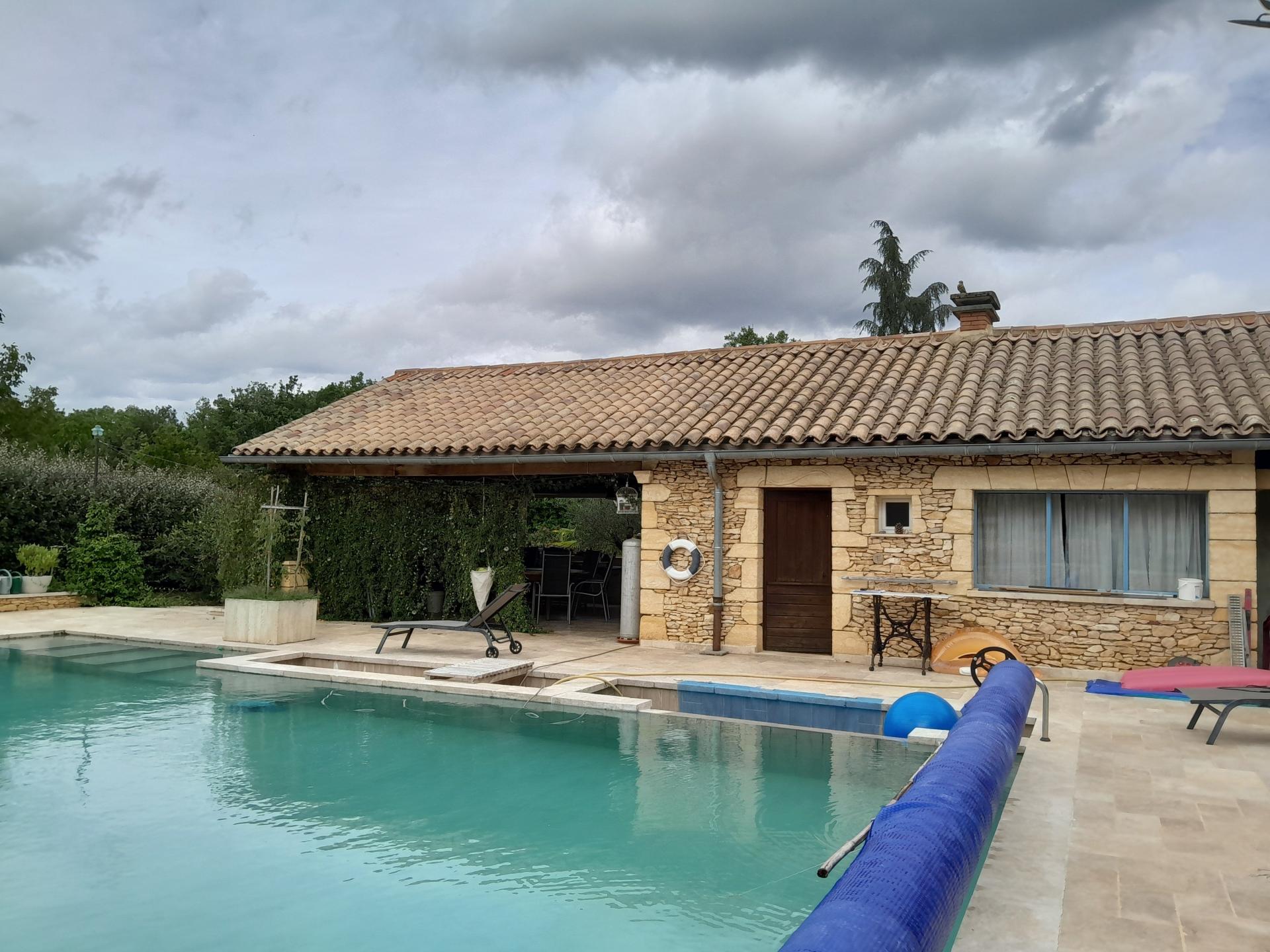 Photo 13 of the listing.