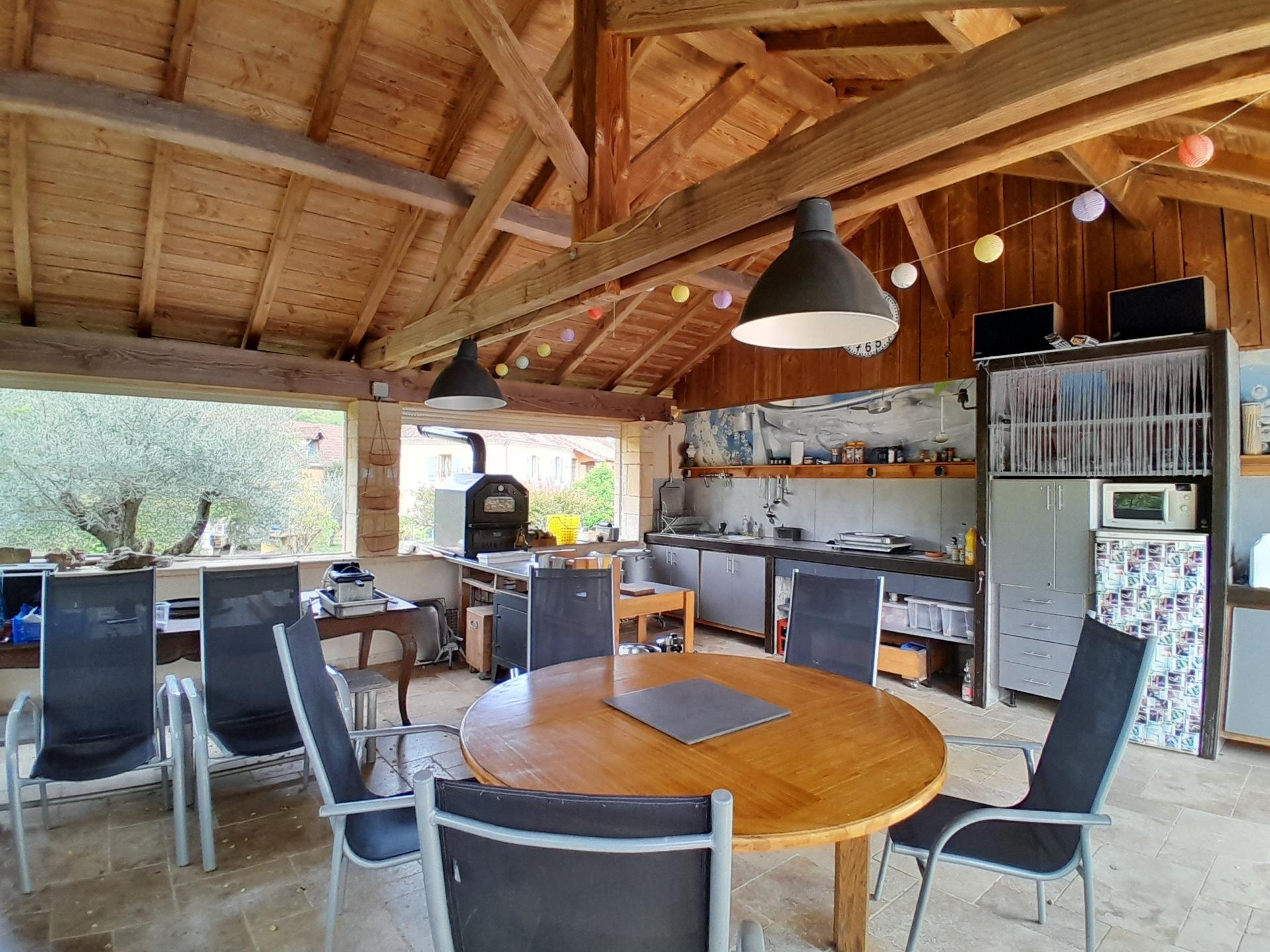 Photo 14 of the listing.