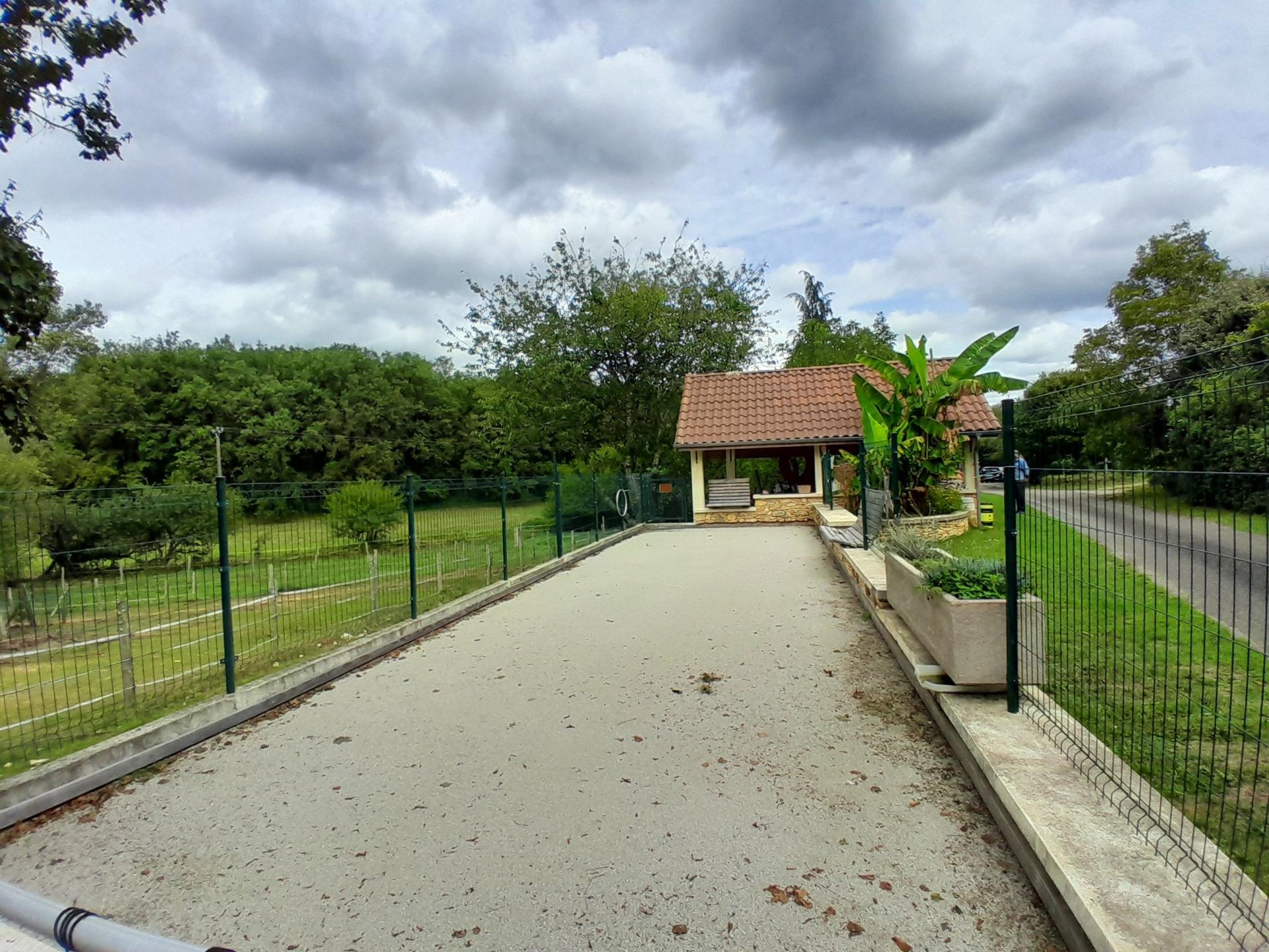 Photo 16 of the listing.