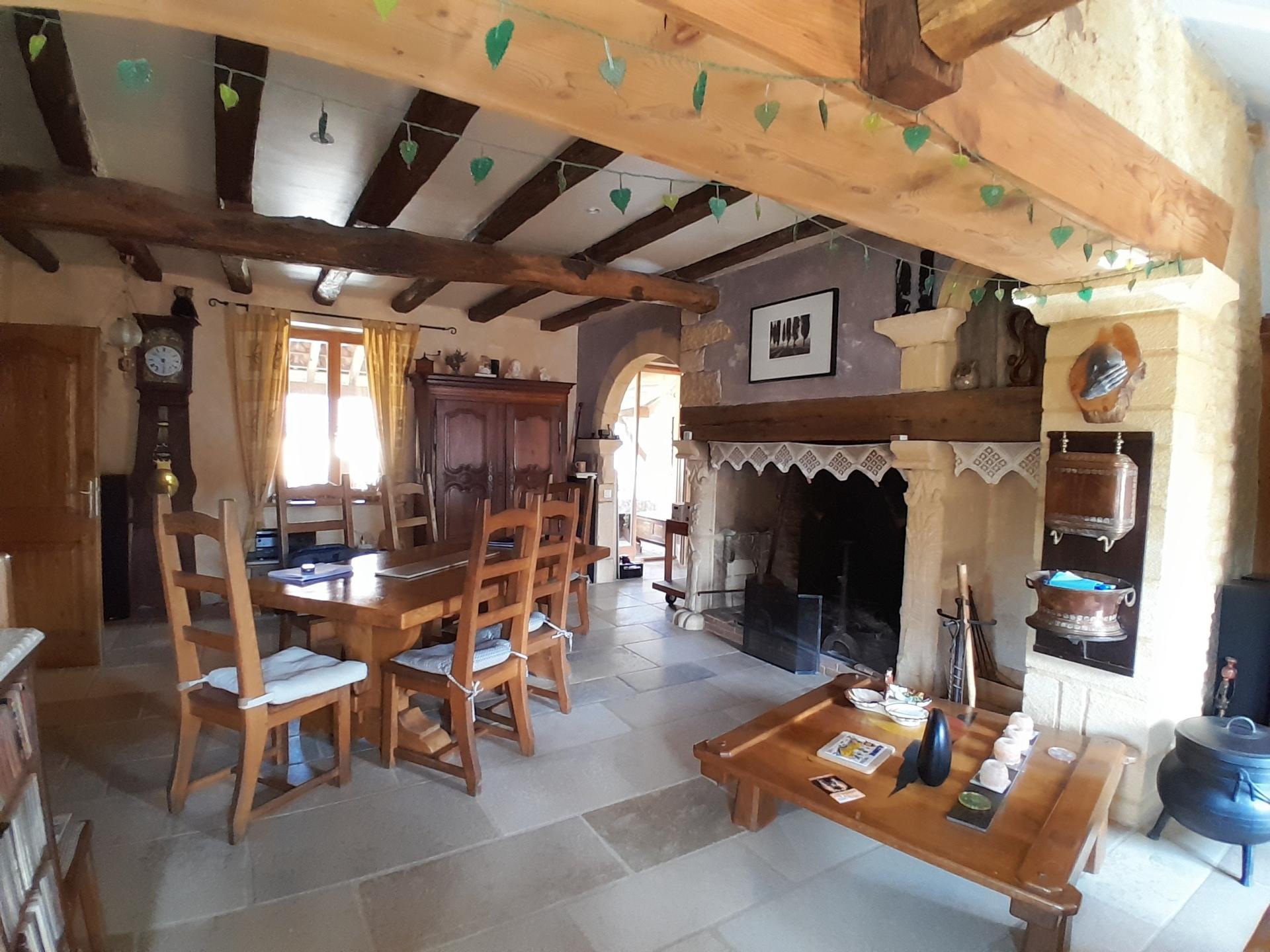 Photo 8 of the listing.