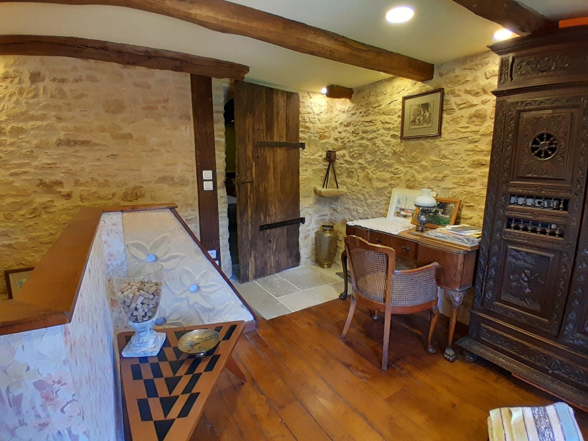 Photo 6 of the listing.