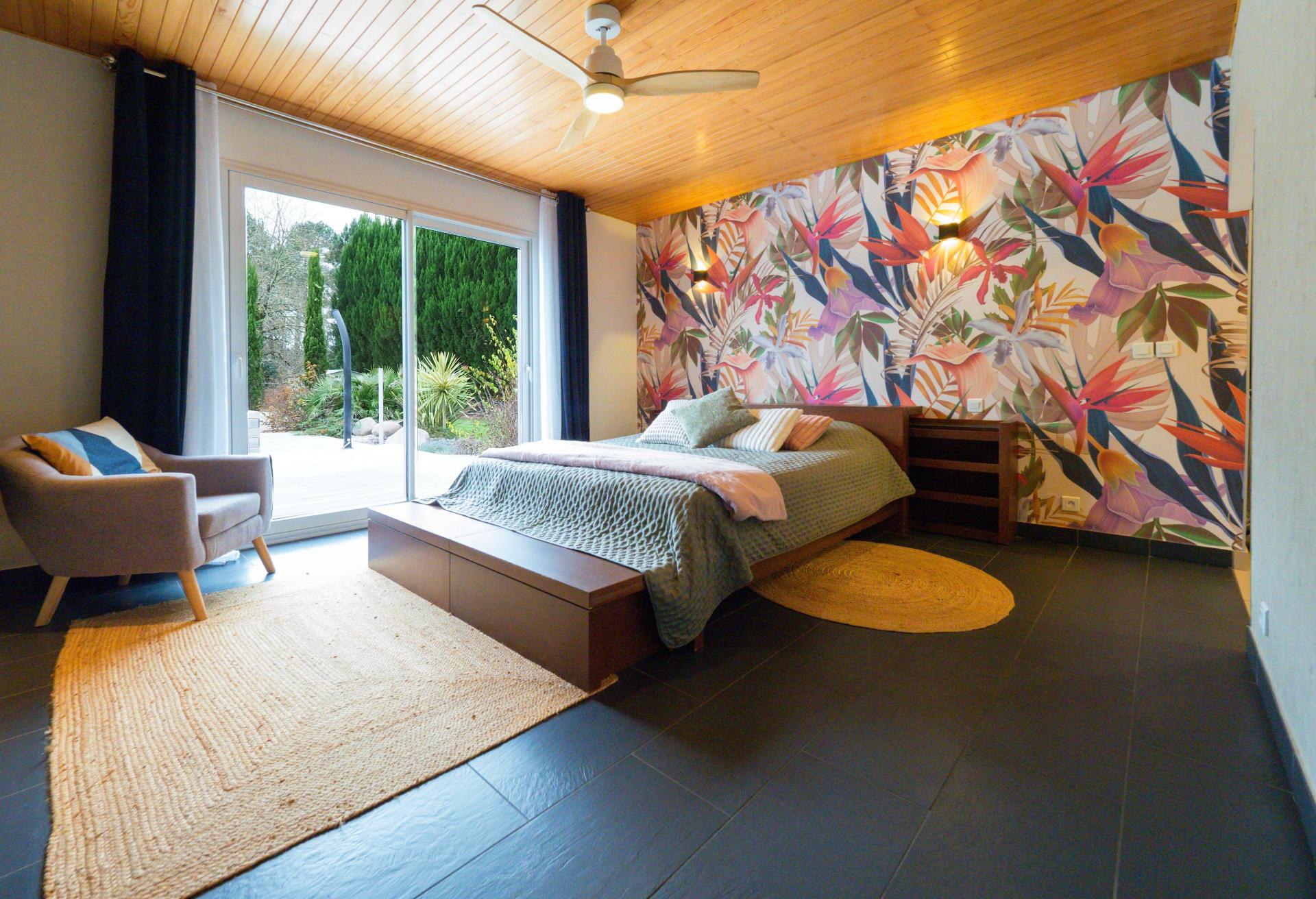 Photo 5 of the listing.