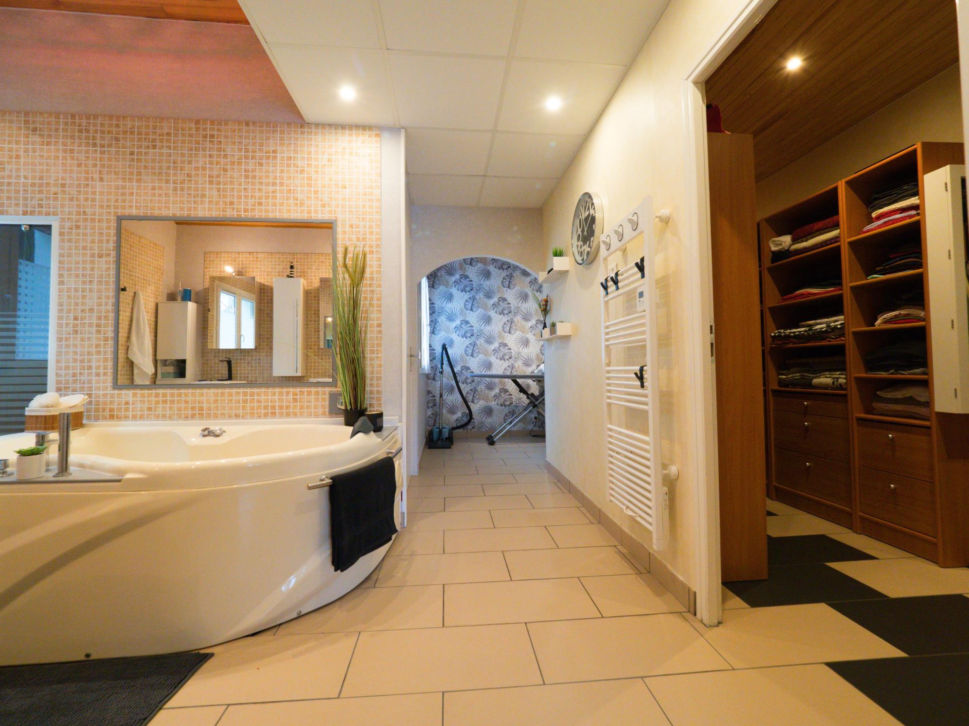 Photo 6 of the listing.