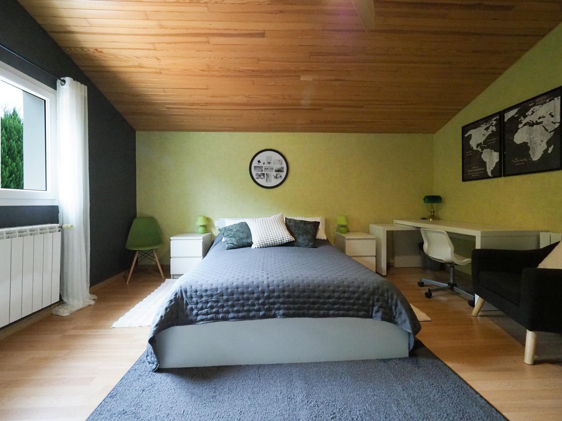 Photo 9 of the listing.