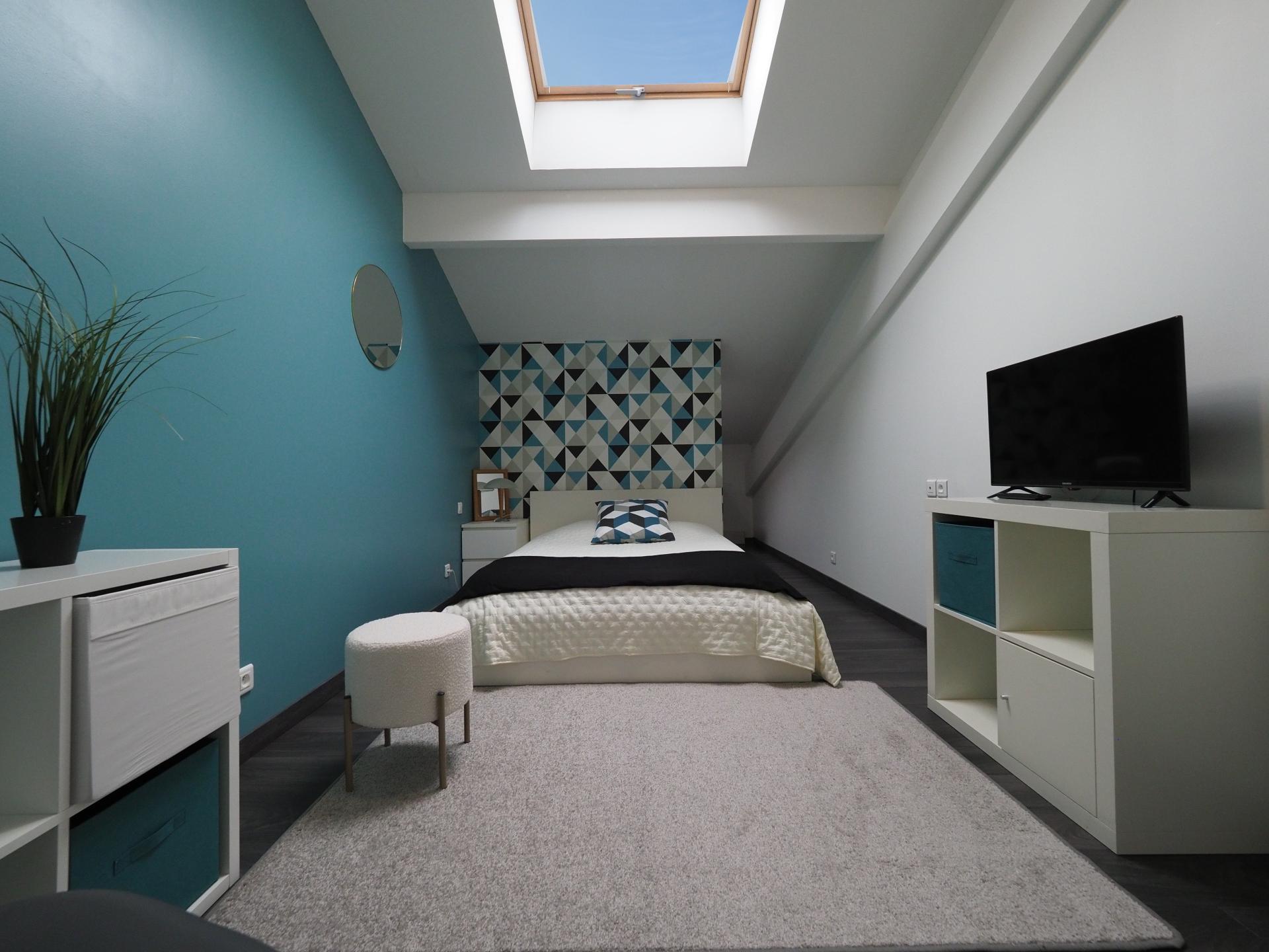 Photo 7 of the listing.