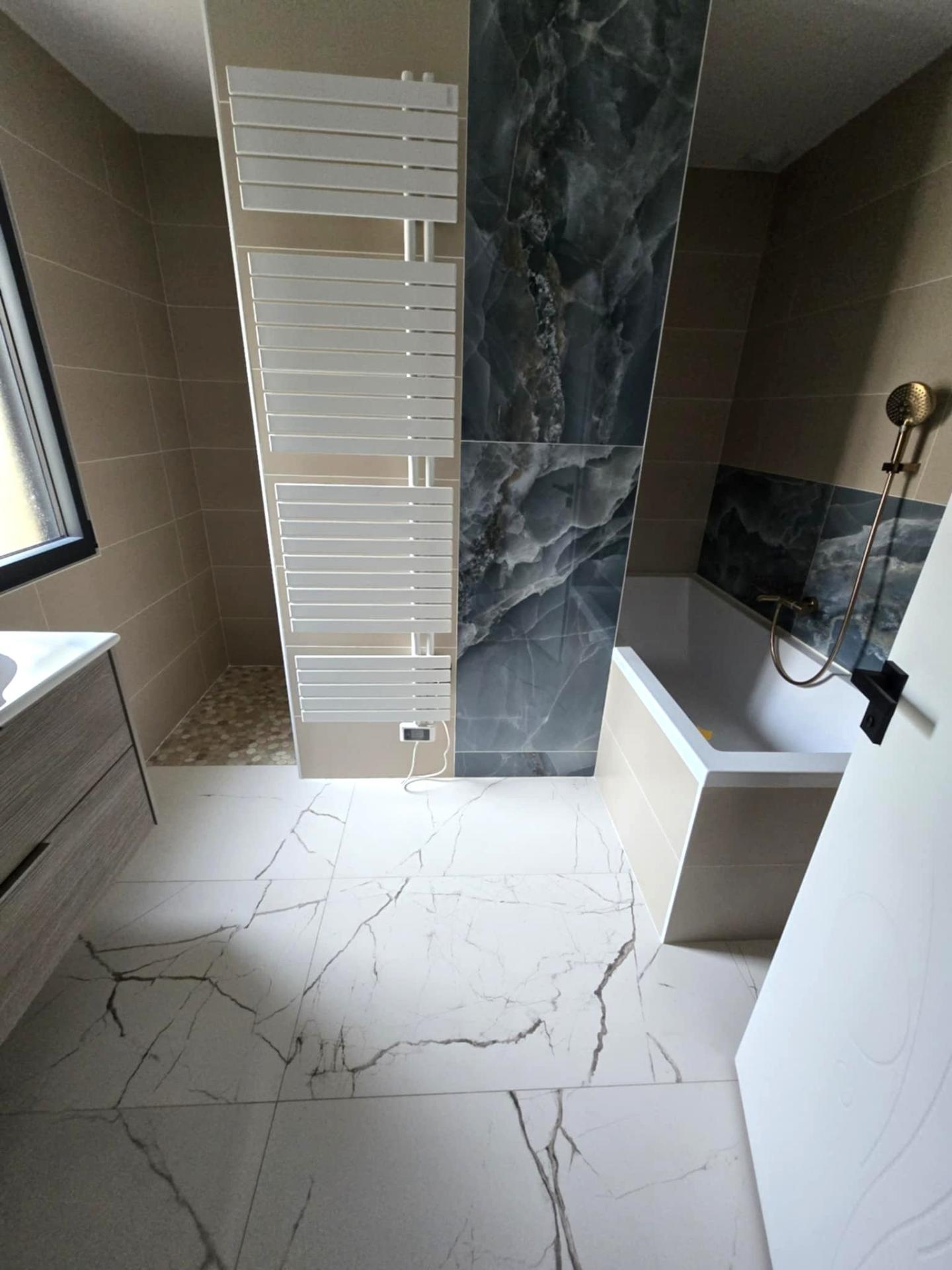 Photo 5 of the listing.